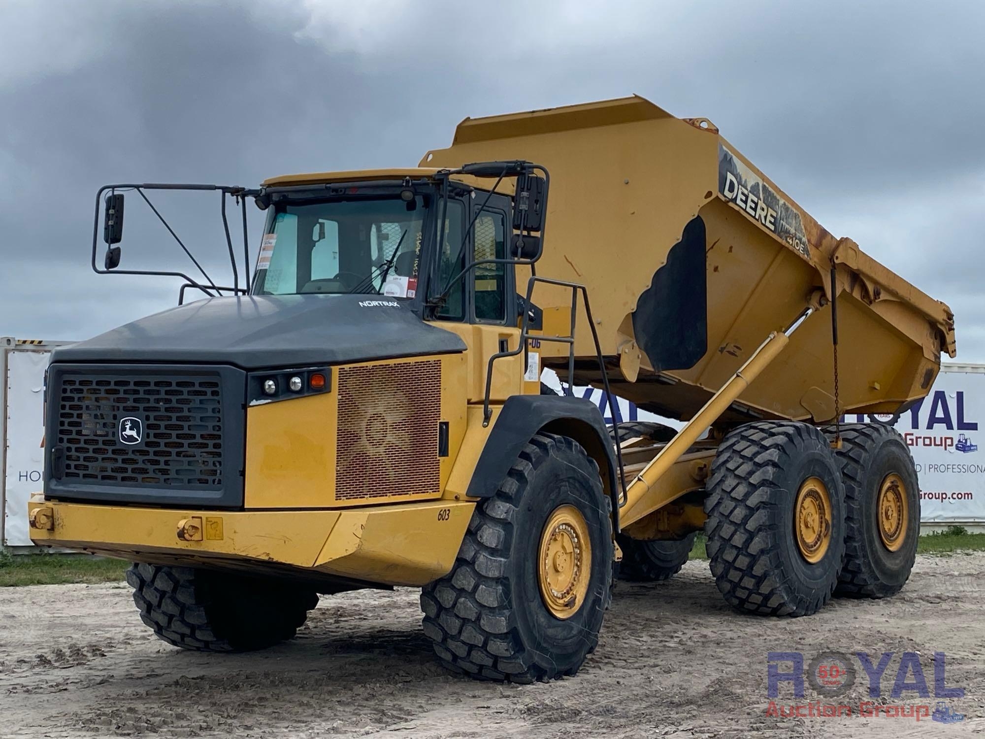 2015 John Deere 410E 40 Ton Articulated Off-Road T/A Dump Truck (A51691)