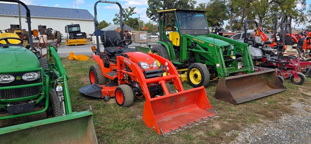Kubota BX2370 Compact Tractor (RIDE AND DRIVE) (A50775)