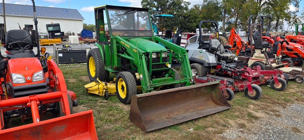 John Deere 4400 Compact Tractor (RUNS) (A50775)