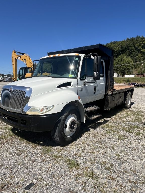 2005 International 4200 VT365, Super Cab (A52384)