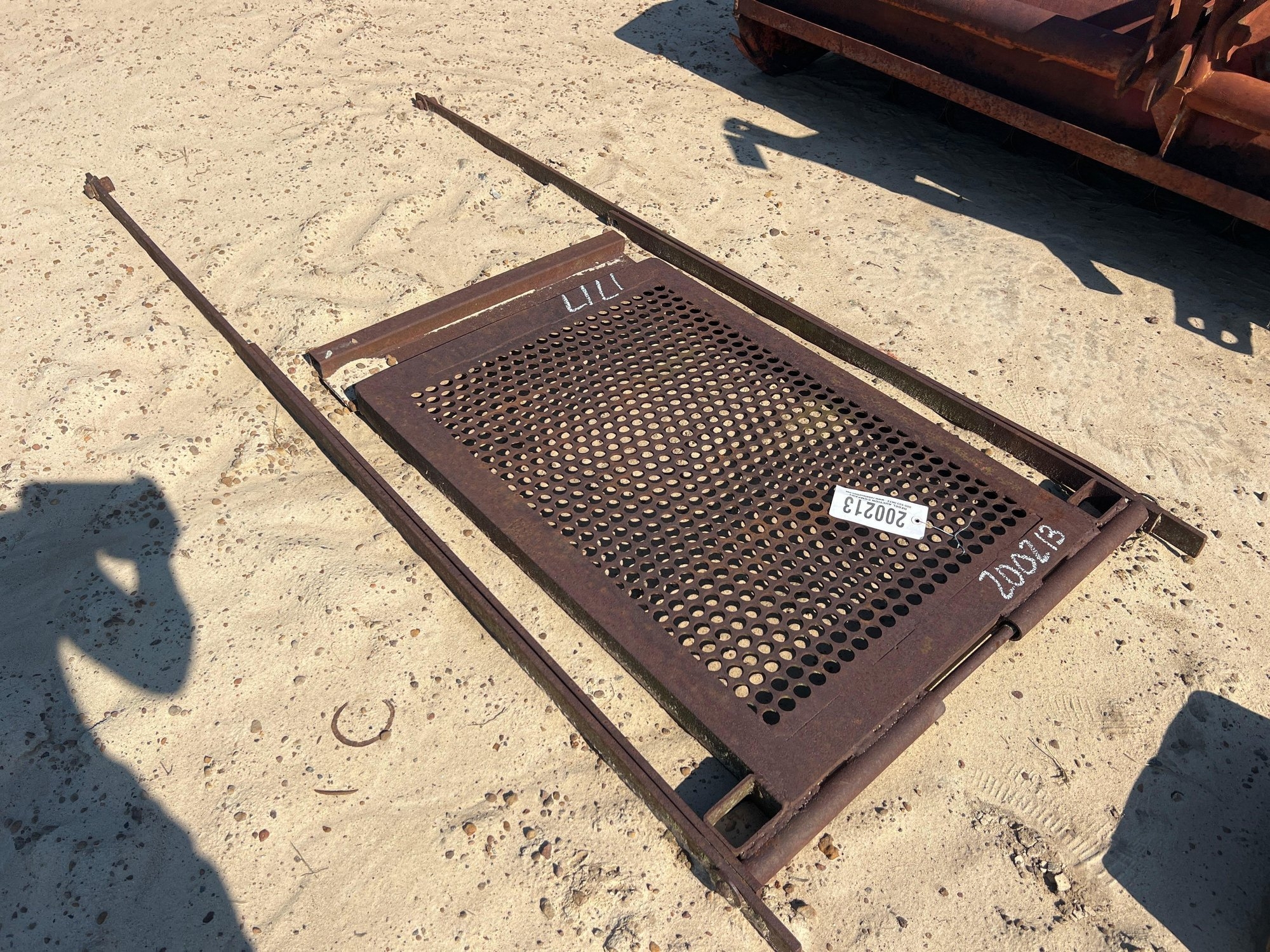 HEAVY DUTY TRACTOR BRUSH GUARD (A51247)