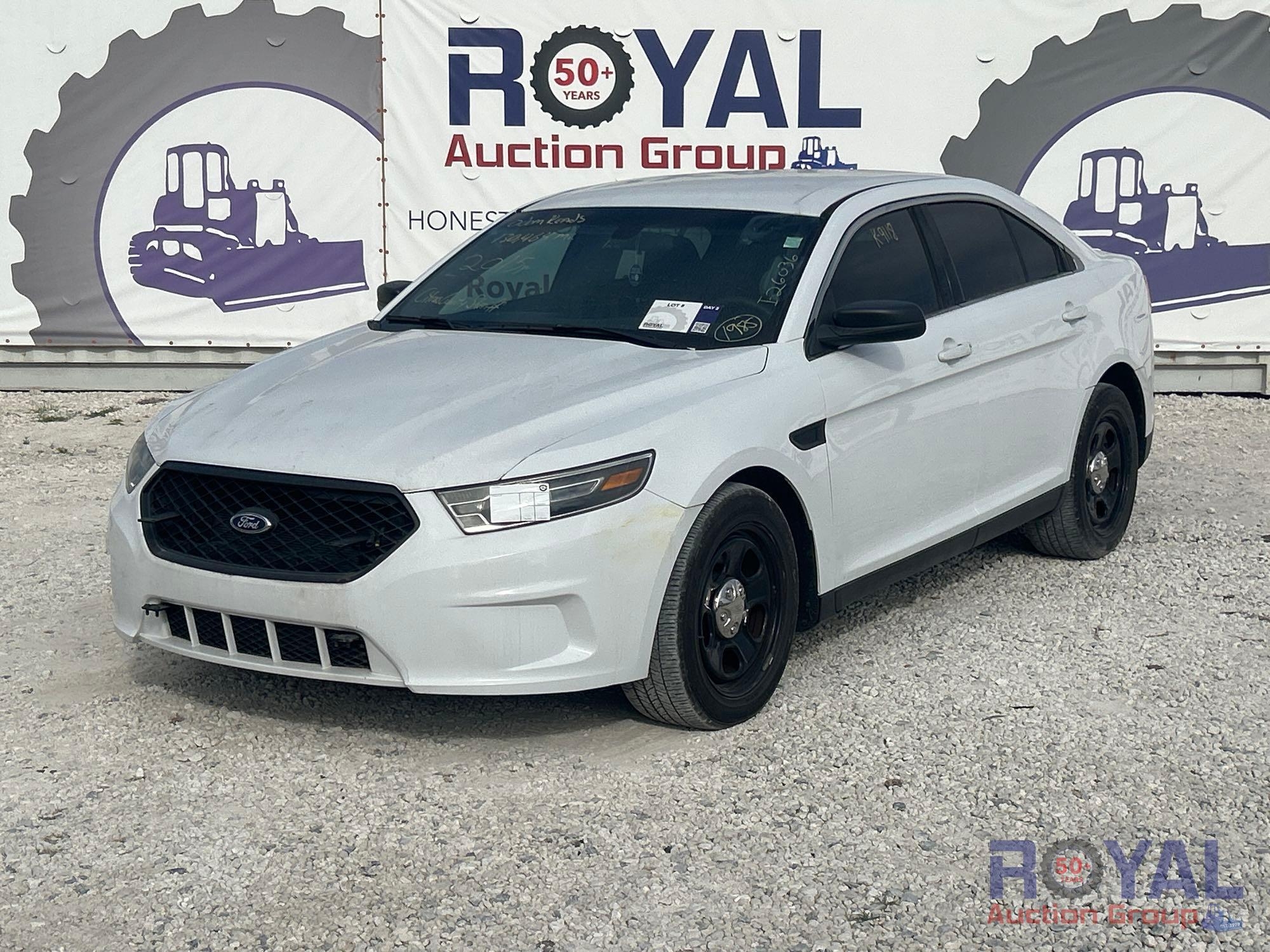 2015 Ford Taurus Sedan (A44572)
