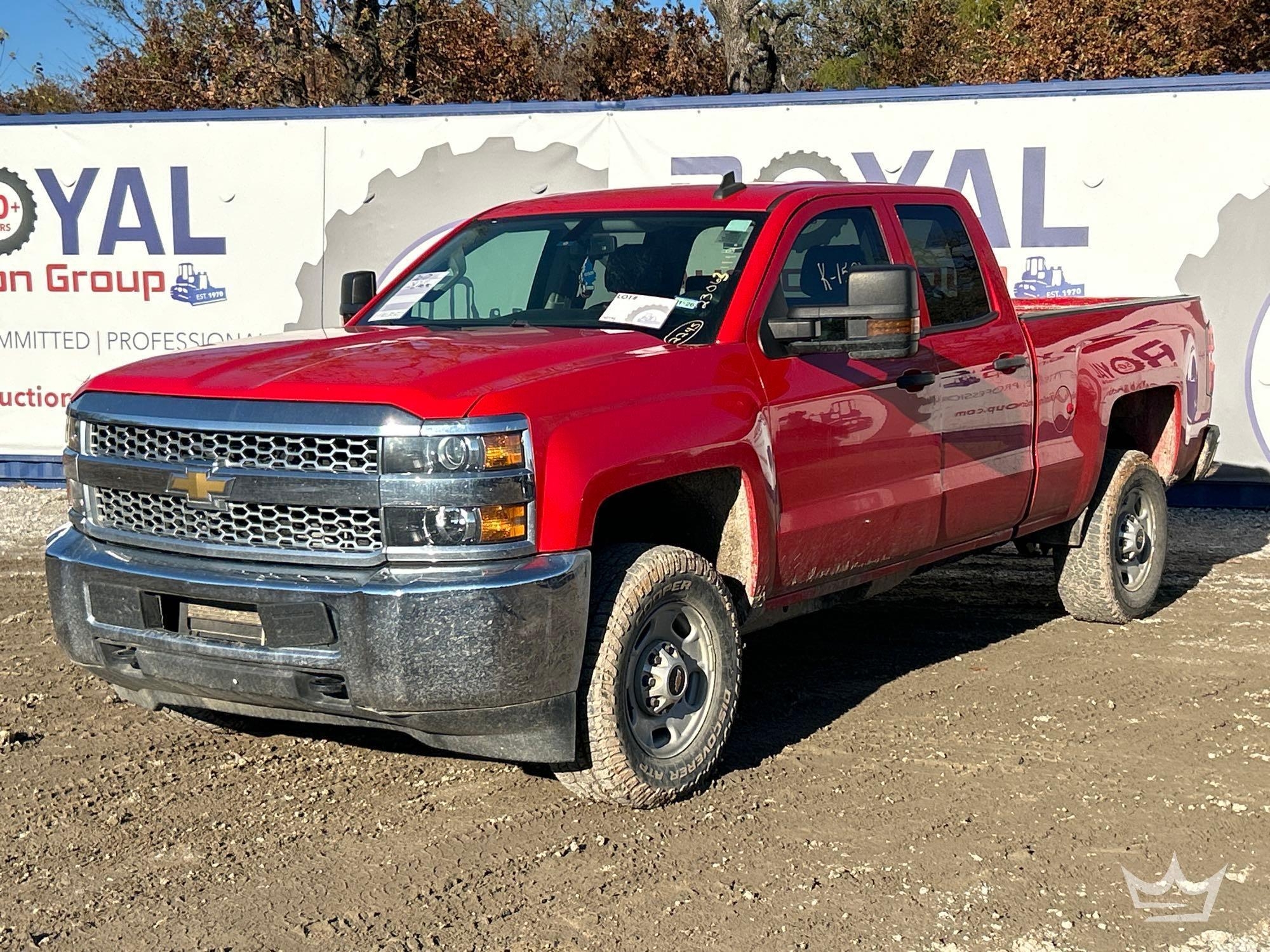 2017 Chevrolet Silverado 2500 4x4 Crew Cab Pickup Truck (A55973)