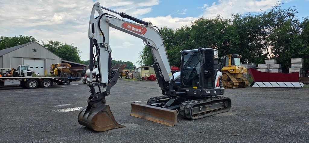 2022 Bobcat E88 Excavator (RIDE AND DRIVE) (A50774)