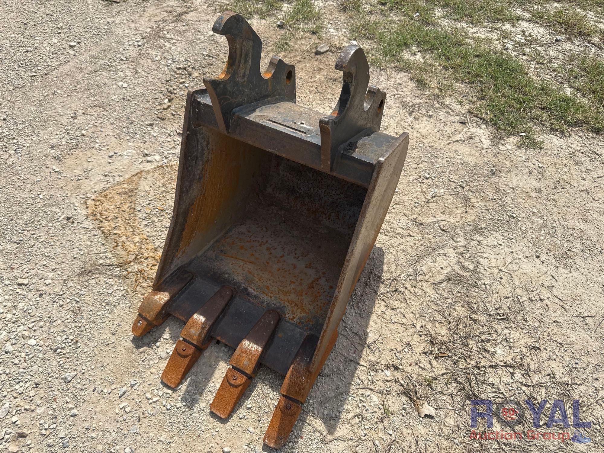 Kubota K7874 18in. Bucket (A52377)