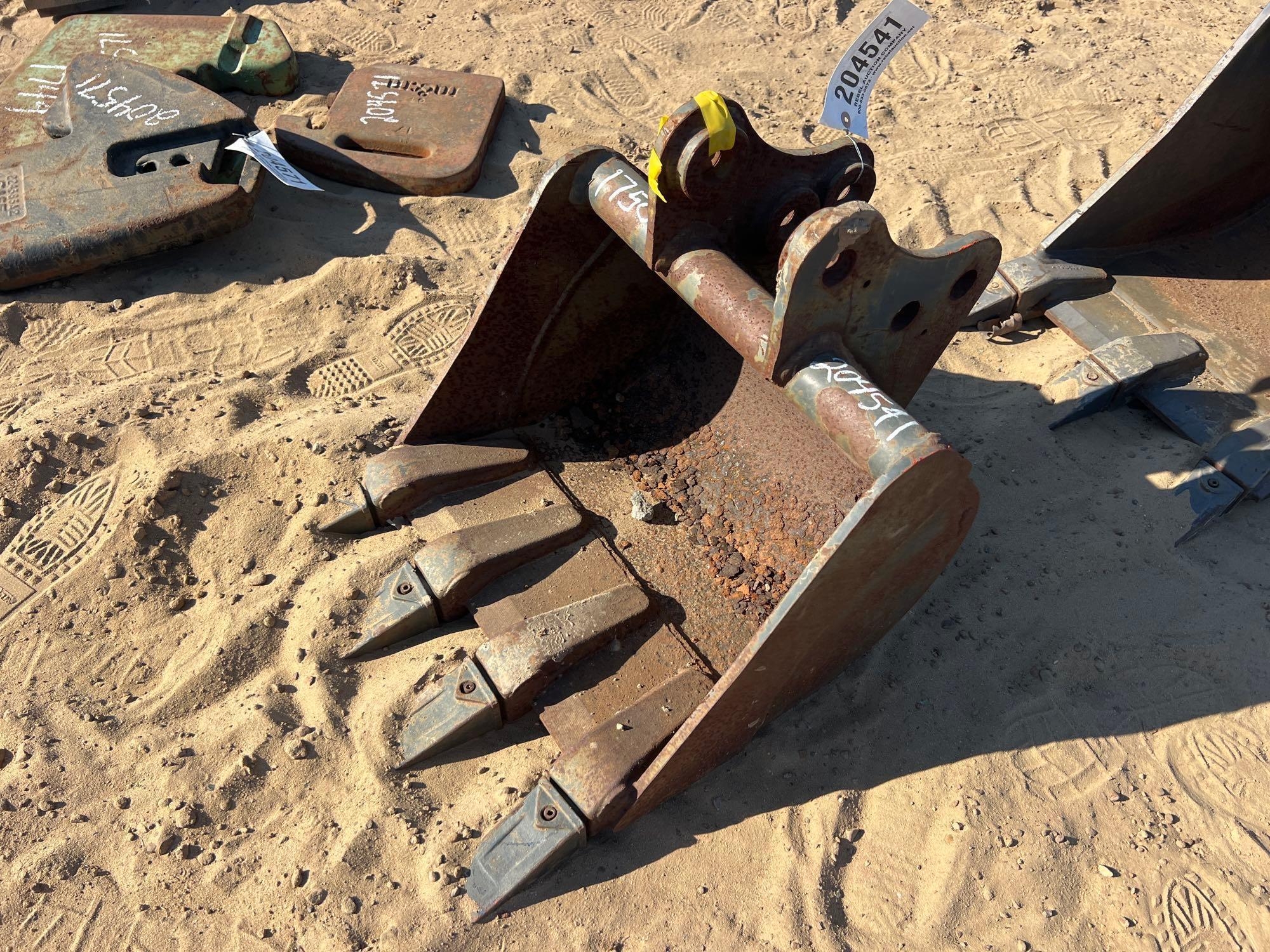 17" EXCAVATOR BUCKET (A57192)