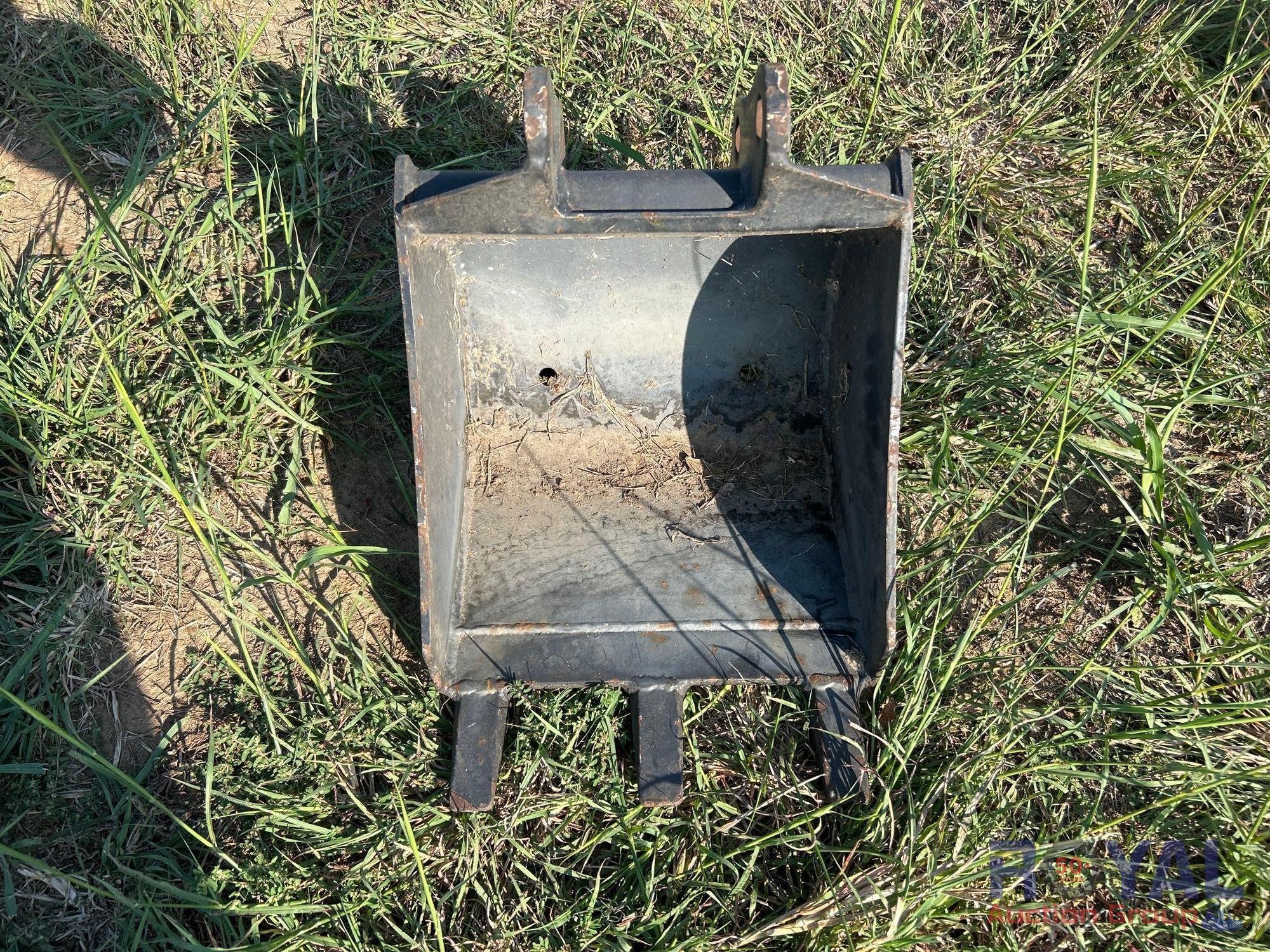 12in Mini Excavator Tooth Bucket (A52377)