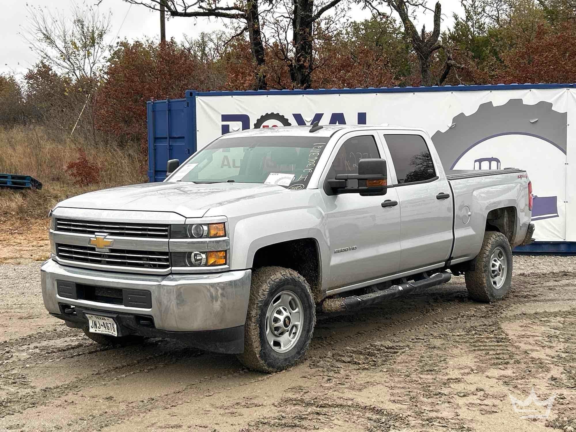 2017 Chevrolet Silverado 2500 4x4 Crew Cab Pickup Truck (A55973)