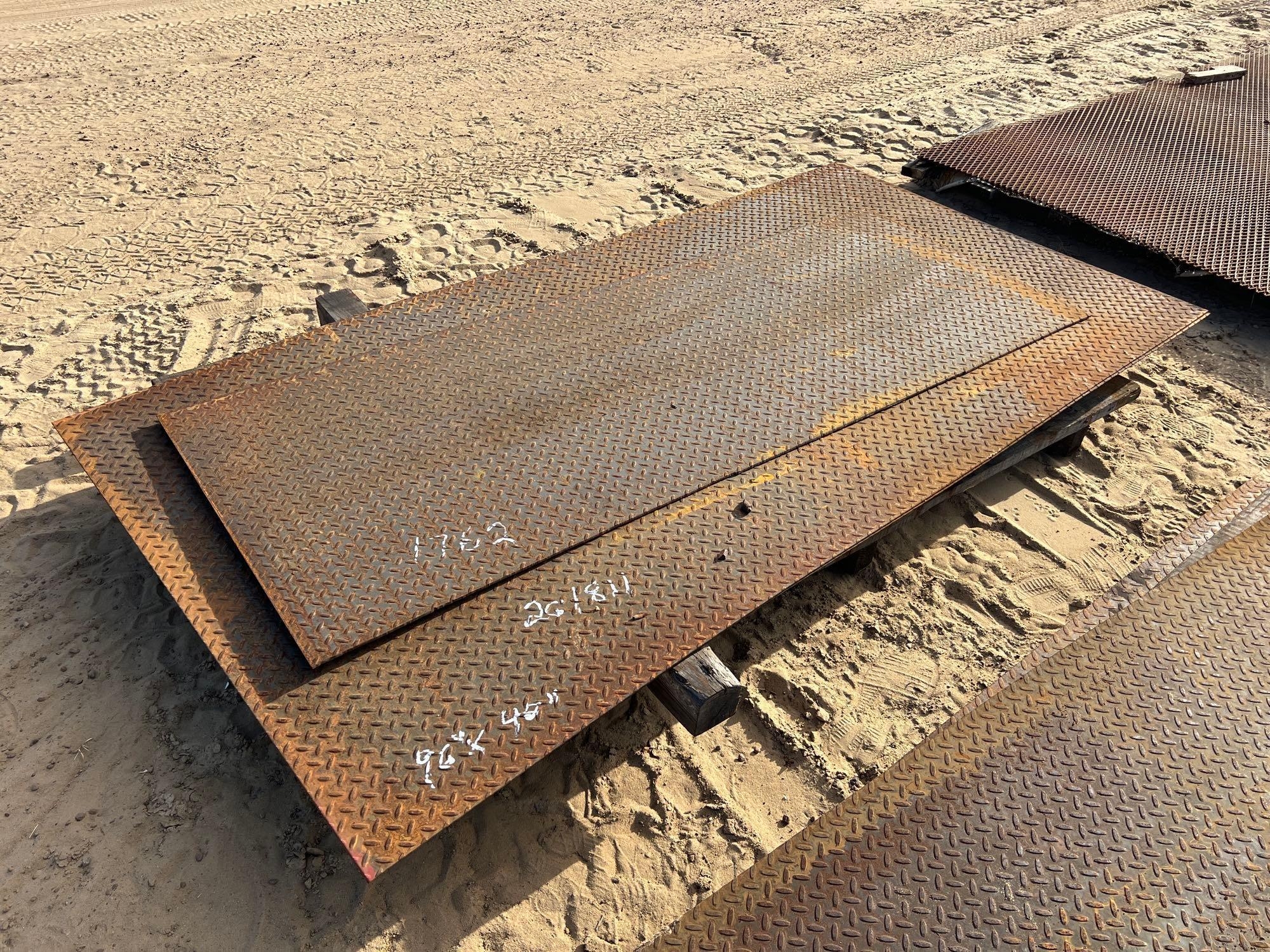BUNDLE OF 96" X 40" DIAMOND PLATE SHEET METAL (A54756)
