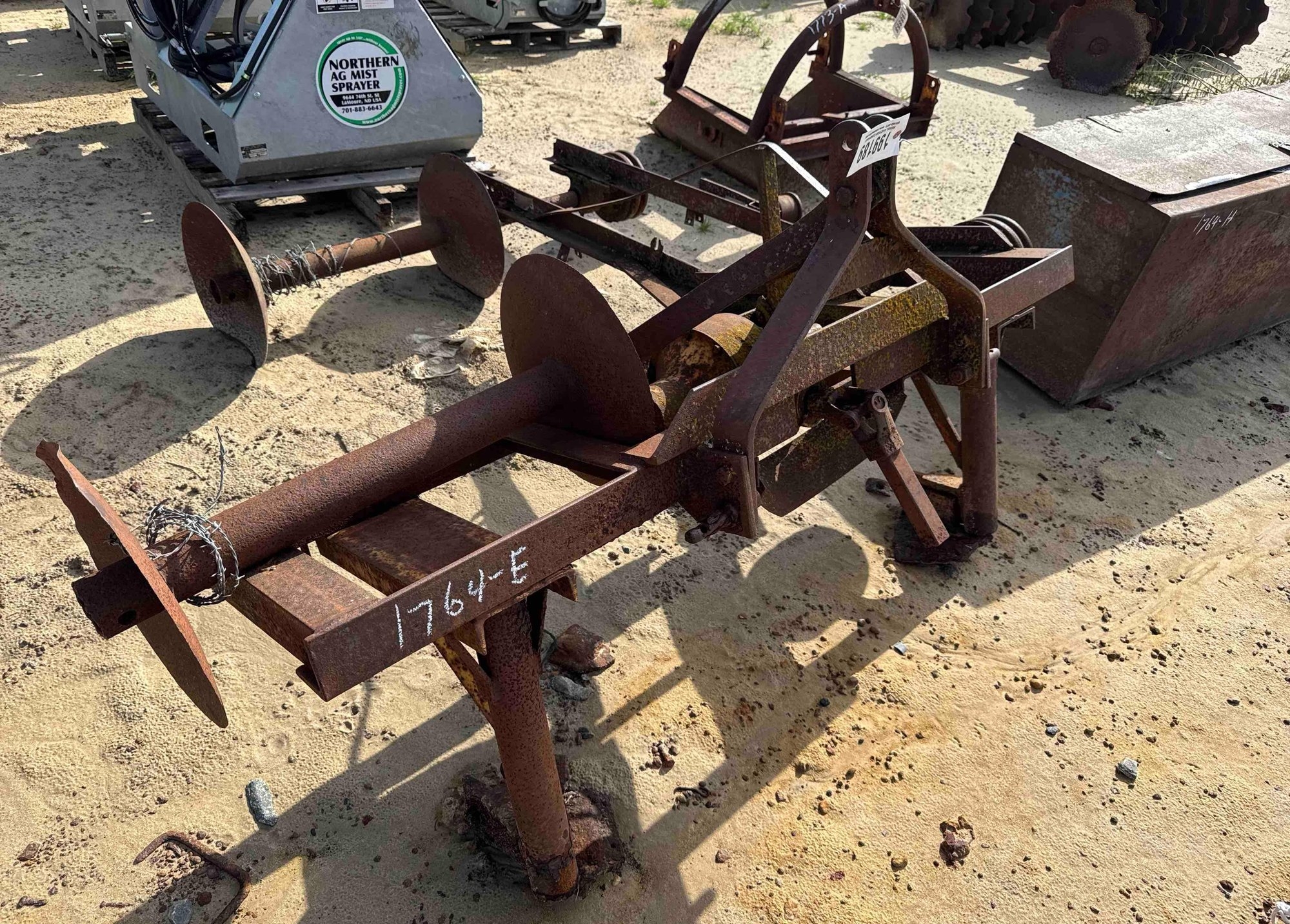 3 PT WIRE ROLLER & UNROLLER W/ FULL SHAFT (A51243)