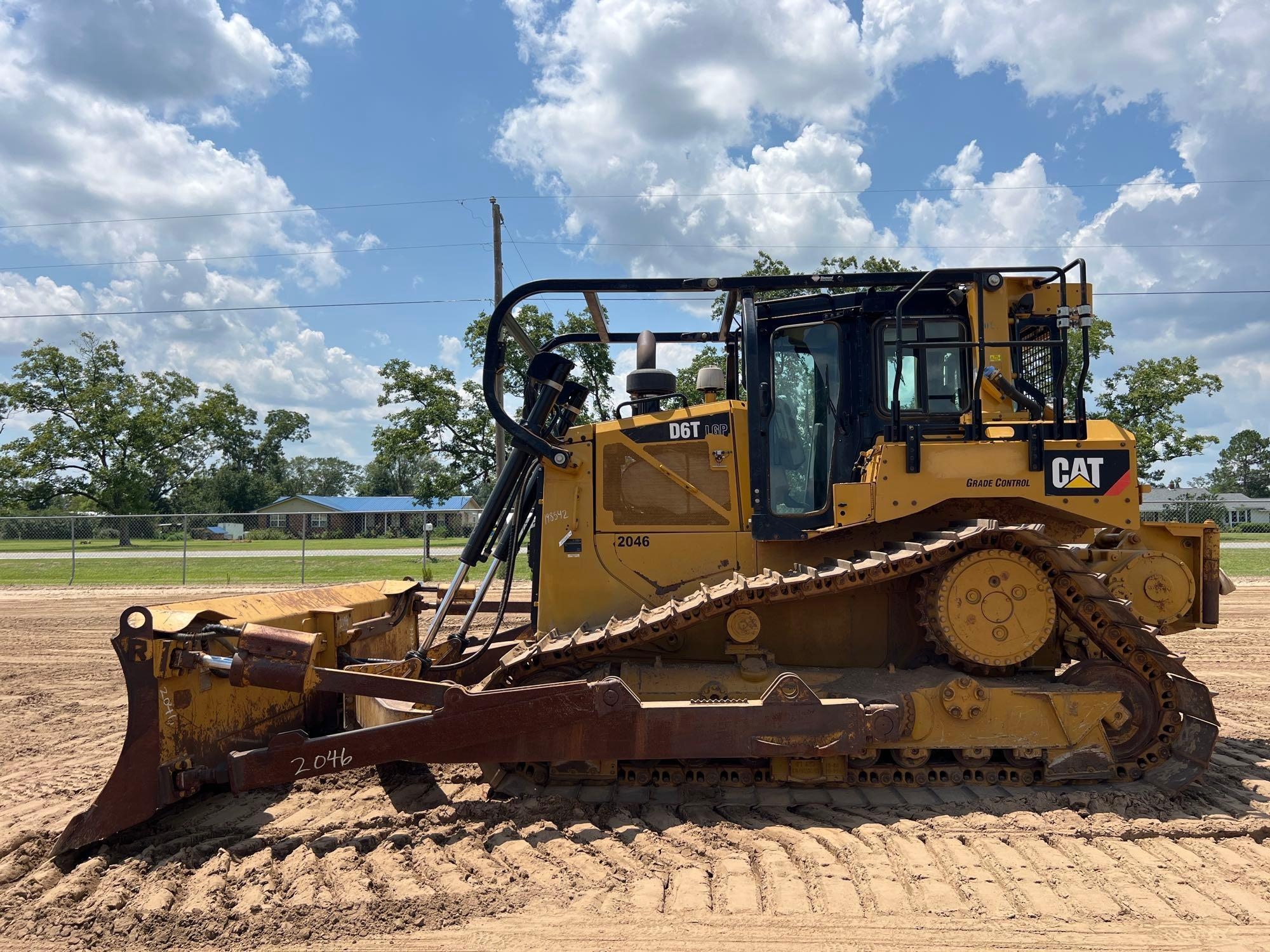 2019 CATERPILLAR D6T LGP CRAWLER DOZER (A51242)
