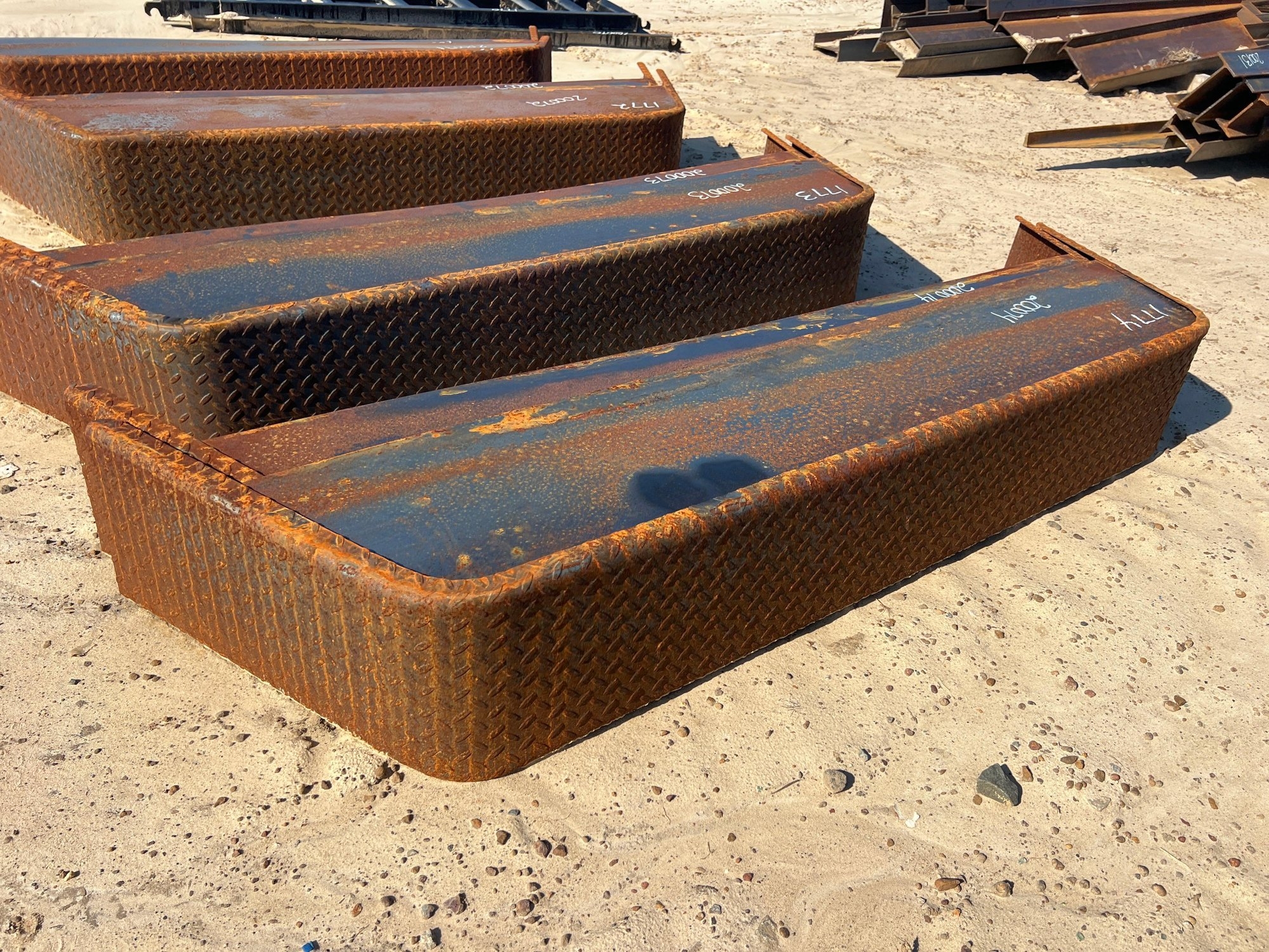 PAIR OF DIAMOND PLATE DOUBLE AXLE FENDERS (A51247)