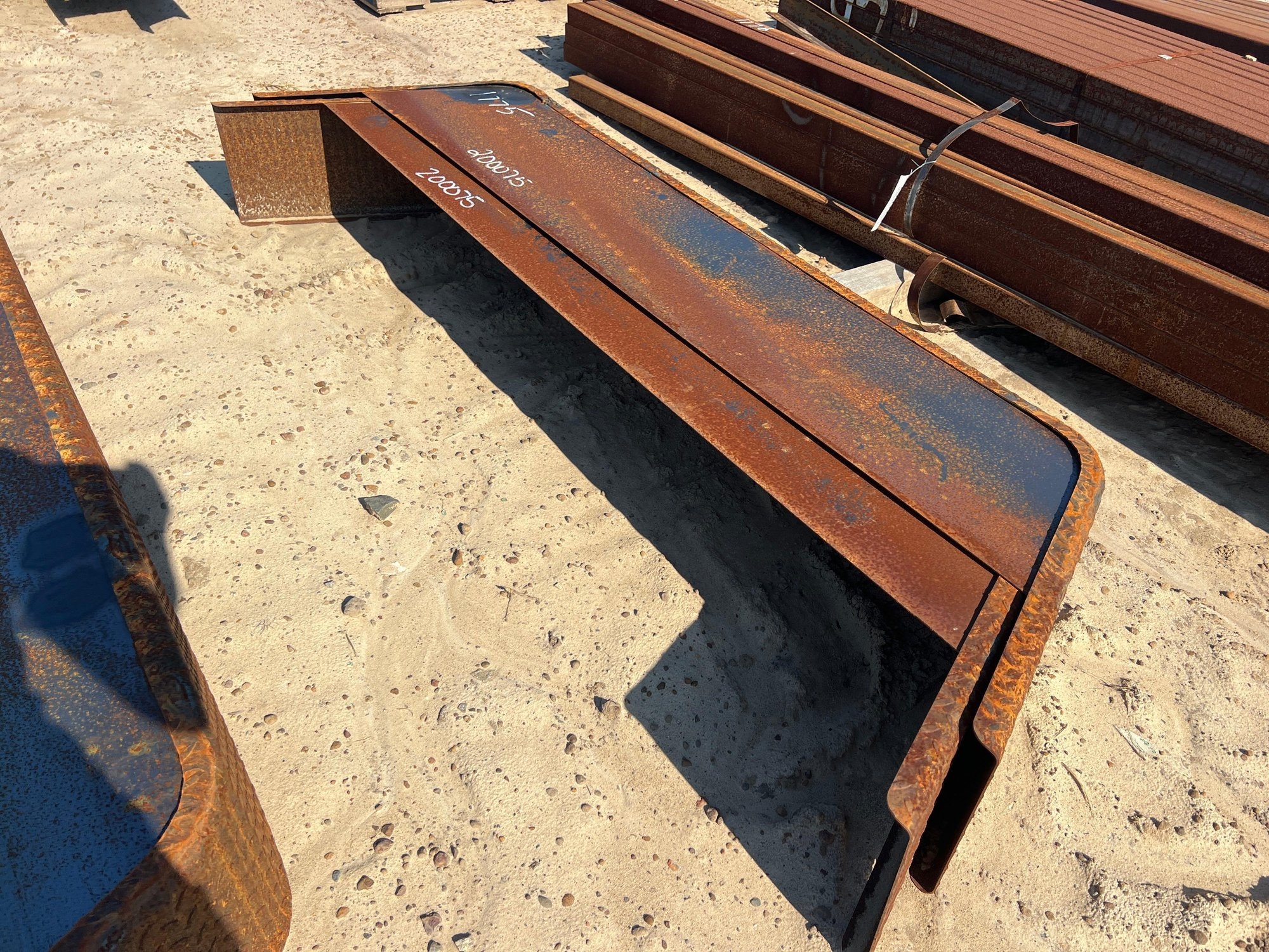 PAIR OF DIAMOND PLATE DOUBLE AXLE FENDERS (A51247)