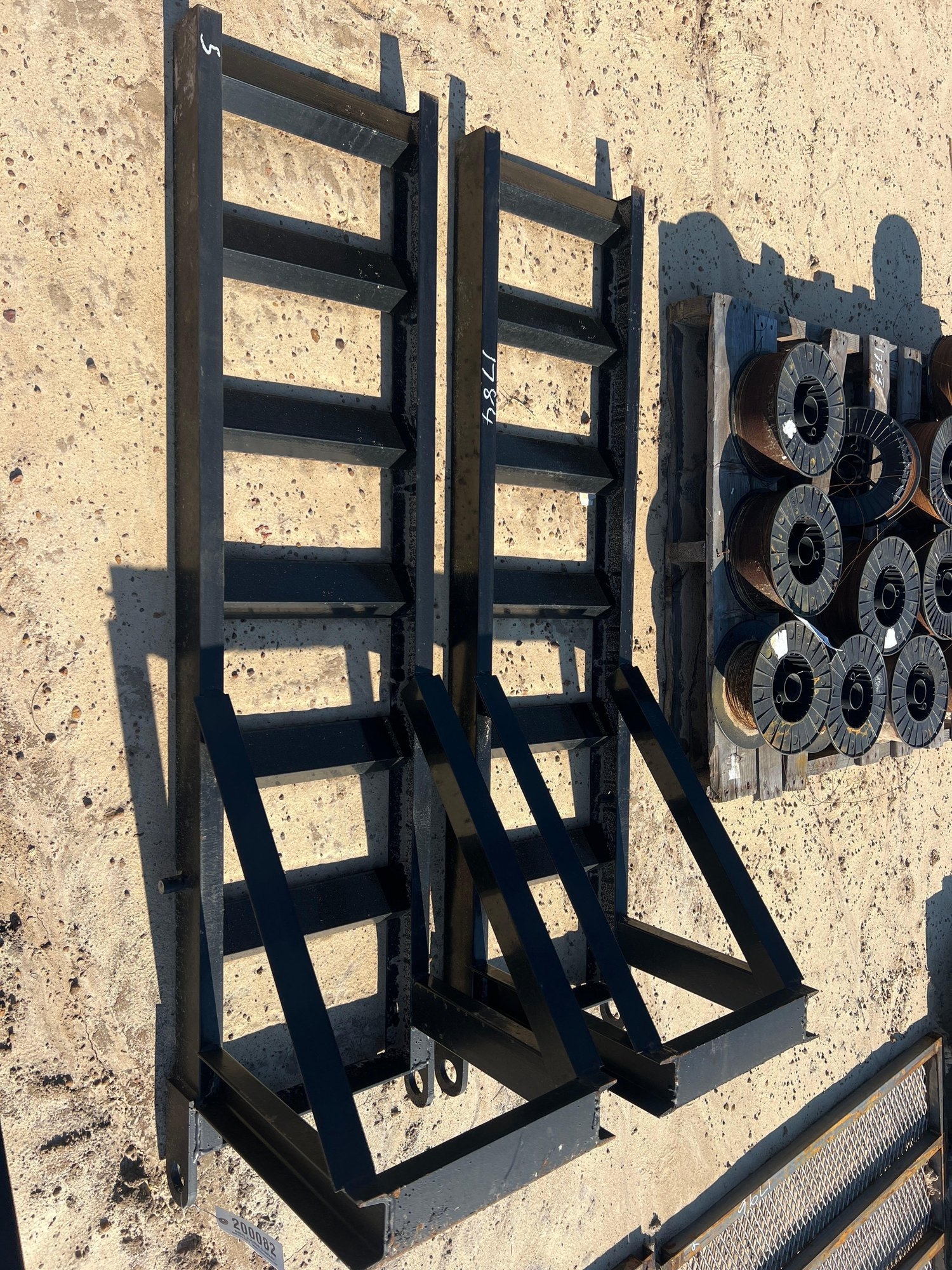 PAIR OF 5' PIN ON FOLD UP RAMPS (A51247)