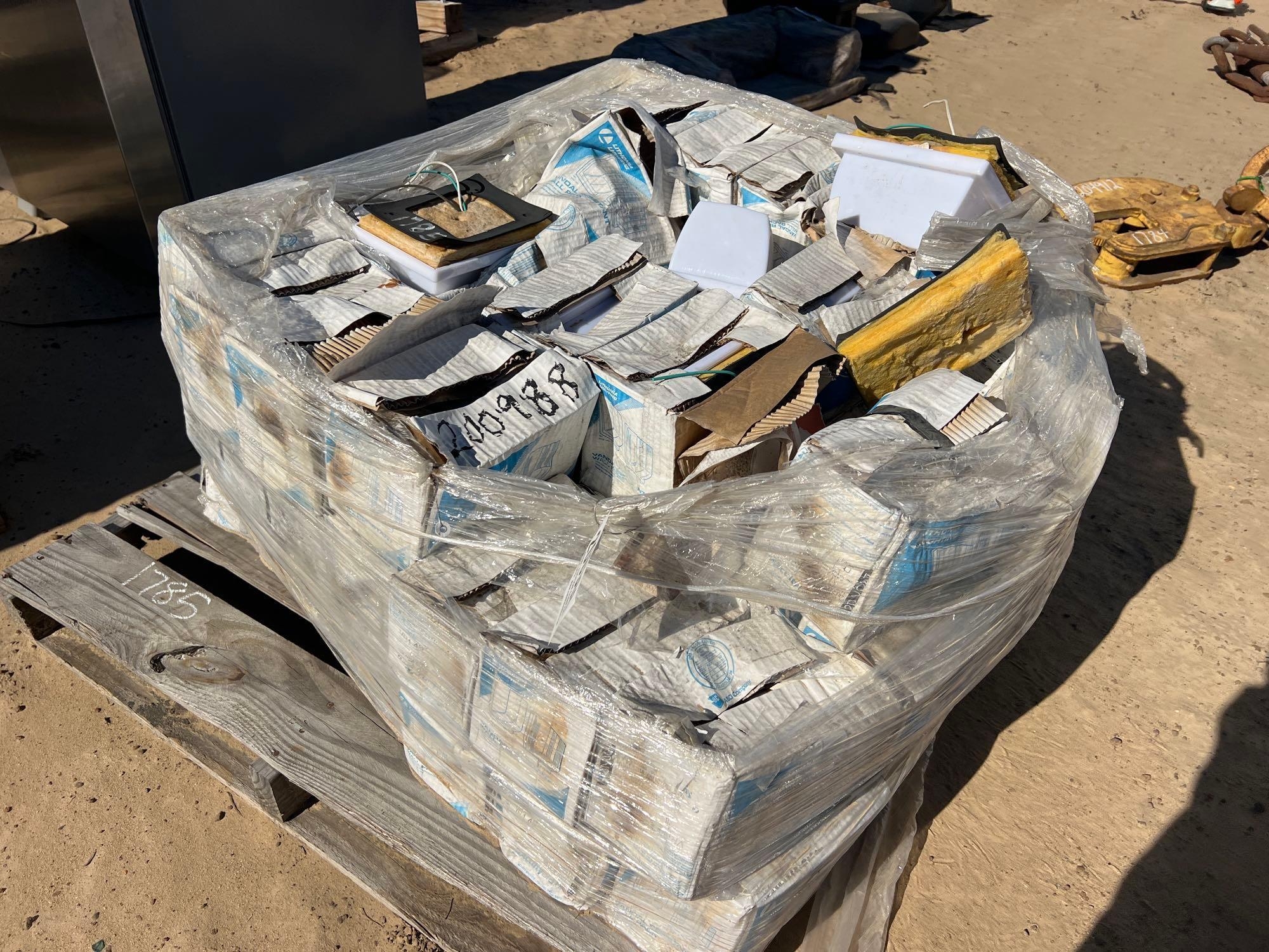 PALLET OF WALL PACKS (A57192)