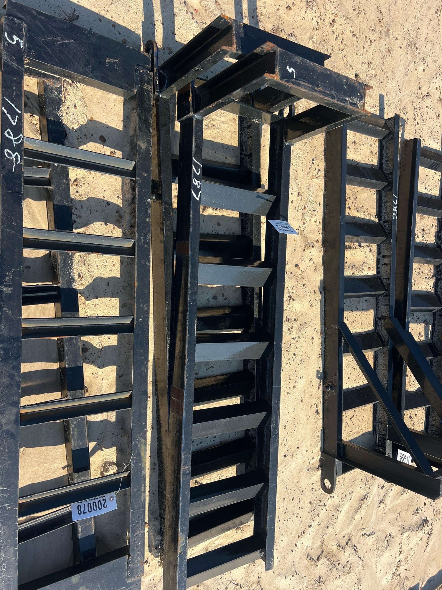 PAIR OF 5' PIN ON FOLD UP RAMPS (A51247)