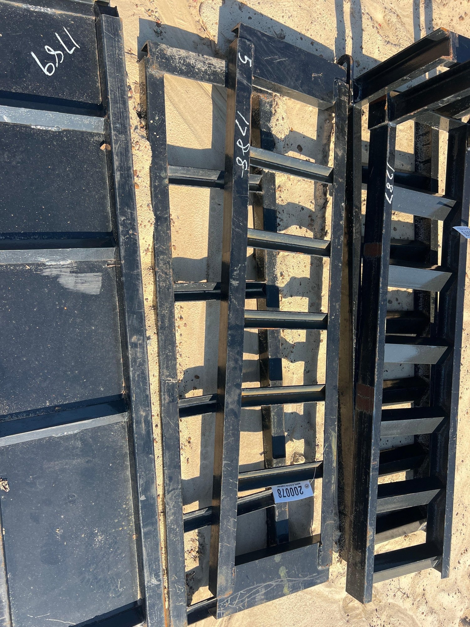 PAIR OF 5' CLIP ON TRAILER RAMPS (A51247)