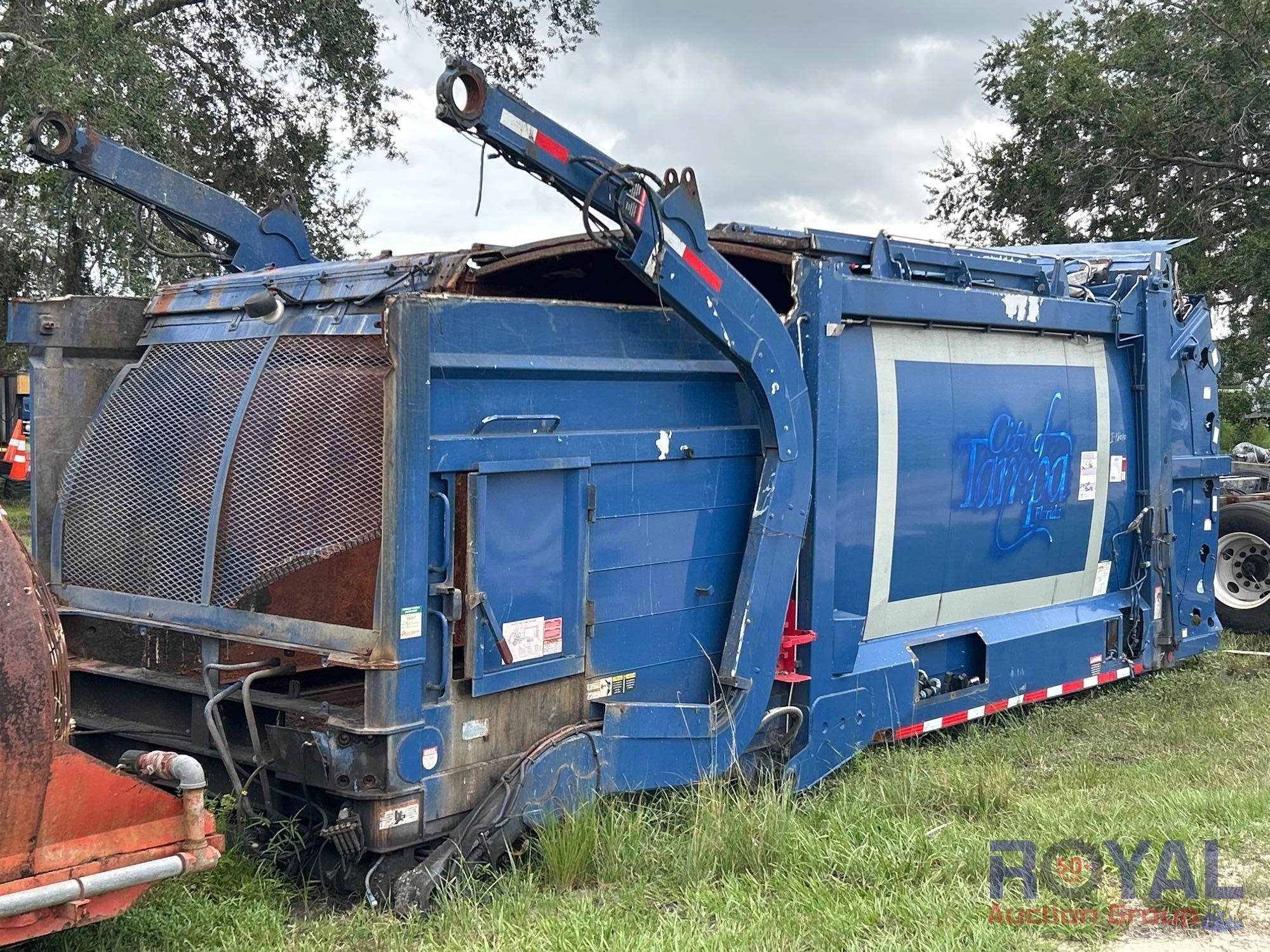 Heil V-1722 28Yd Front Loader Garbage Truck Body (A51691)