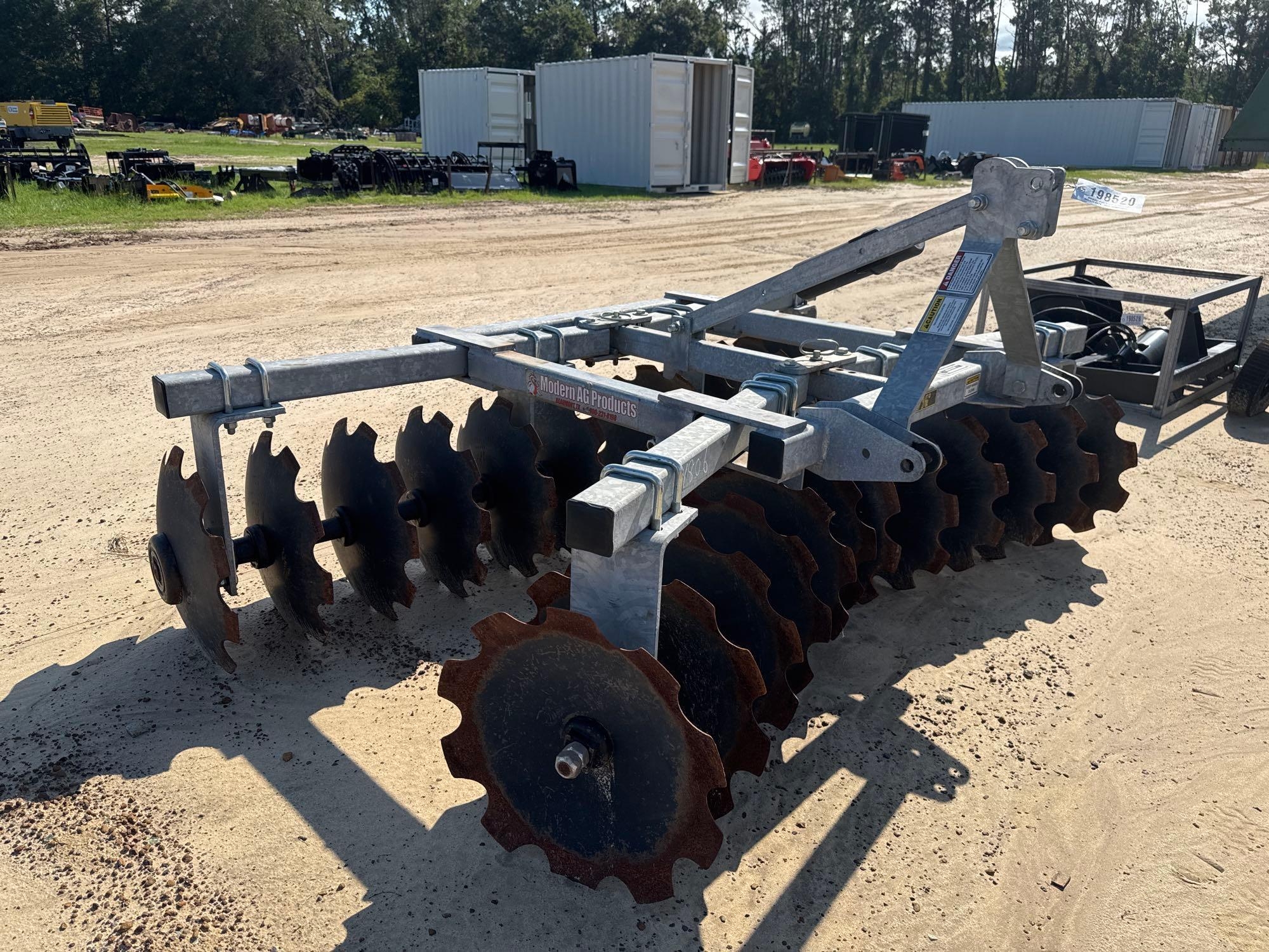 MODERN MANUFACTURING 8' DISC HARROW (A51243)