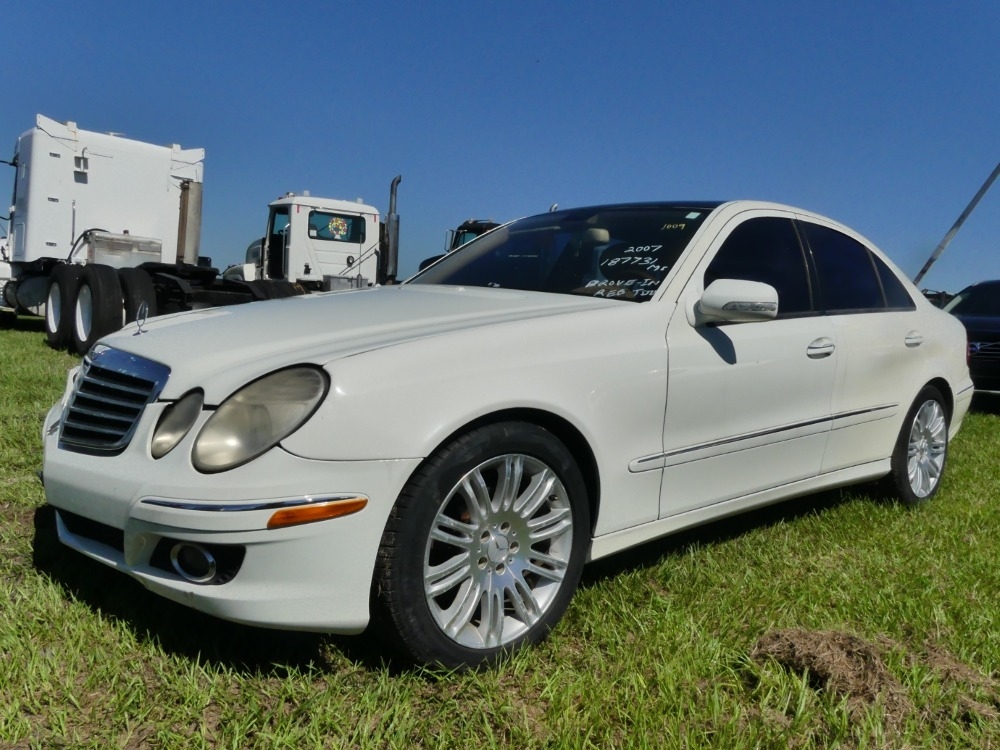 2007 Mercedes 4D (A50120)