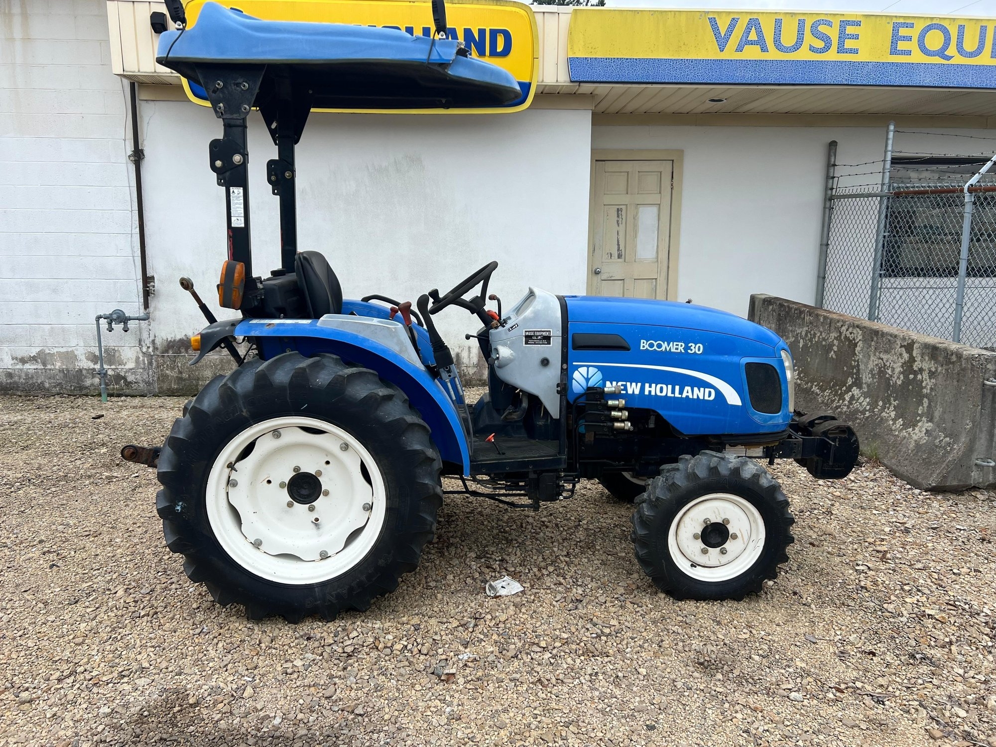 2011 New Holland Boomer 90 MFWD Utility Tractor (A52748)
