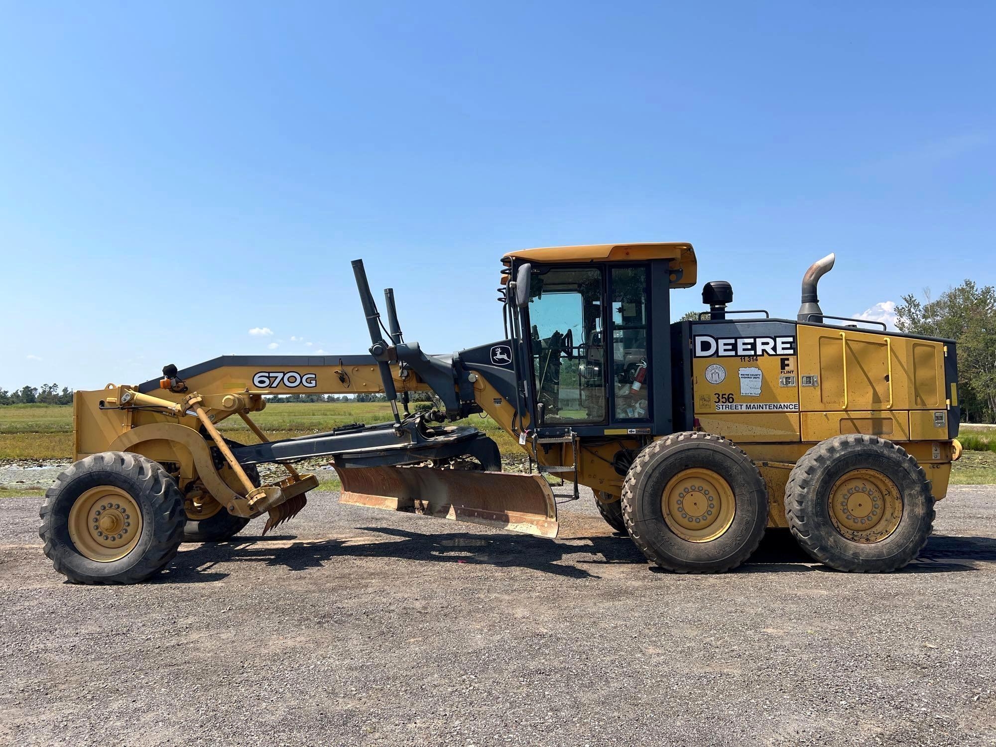 2011 JOHN DEERE 670G MOTORGRADER (A51406)