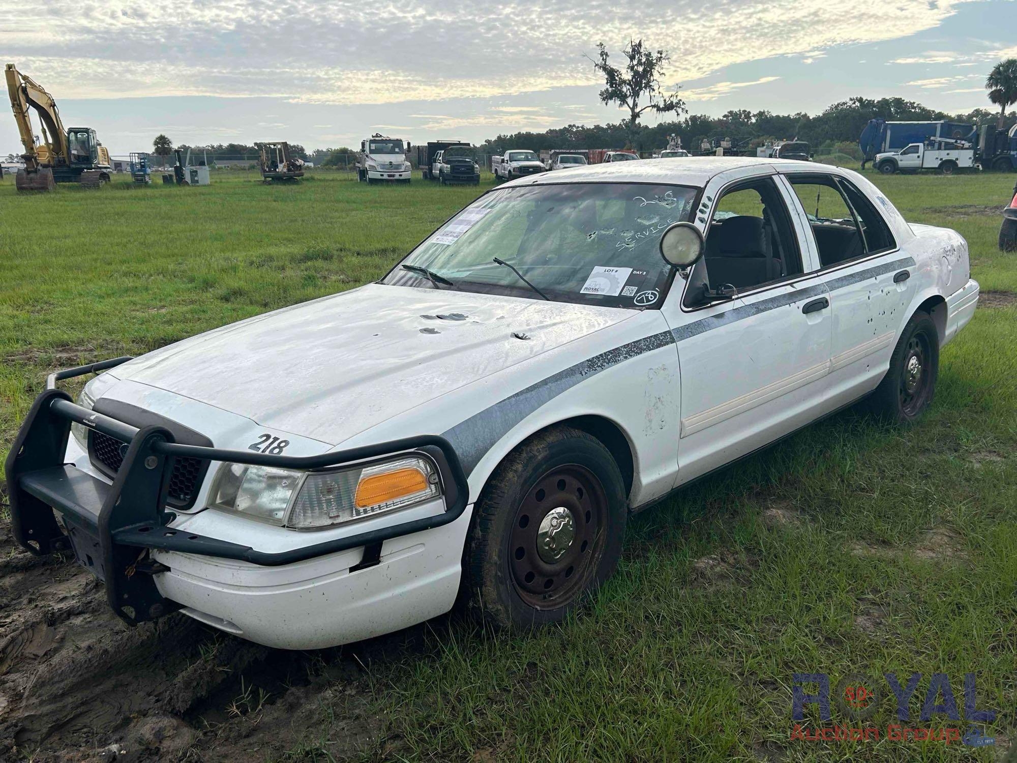 2010 Ford Crown Victoria Sedan (A48082)