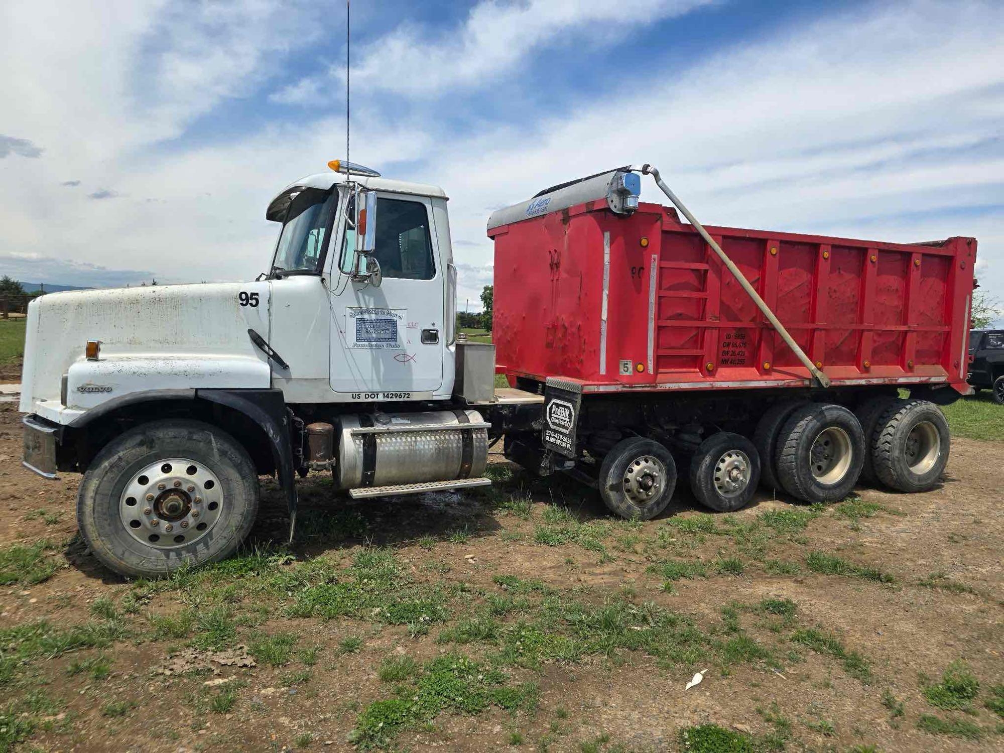 2000 Volvo 4 Axle Dump (A43476)