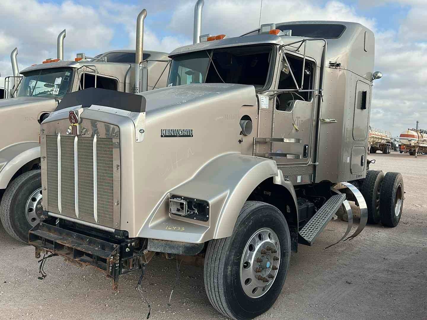 2012 KENWORTH T800(INOPERABLE) (A48992)