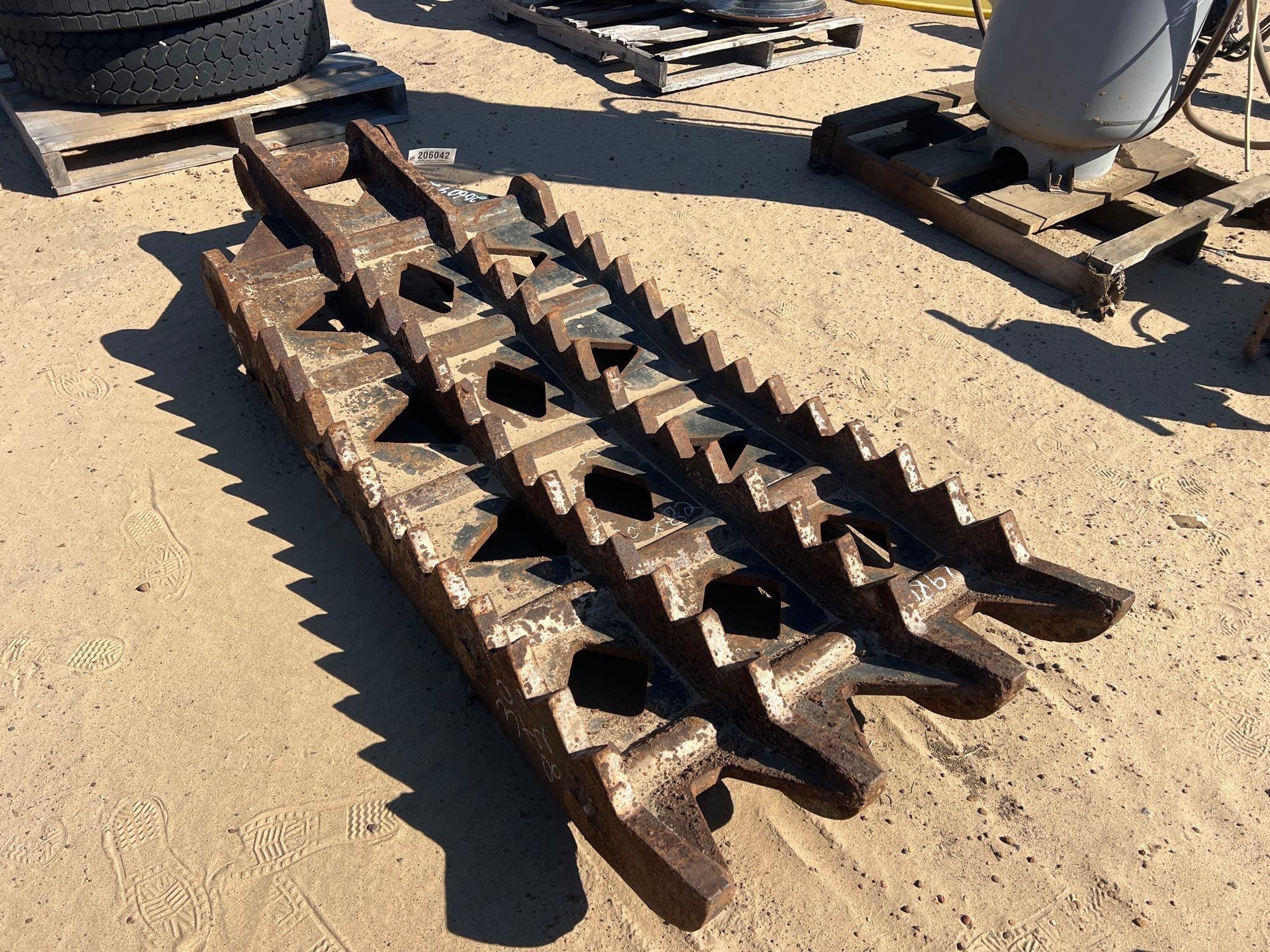30" X 82" EXCAVATOR THUMB (A57192)