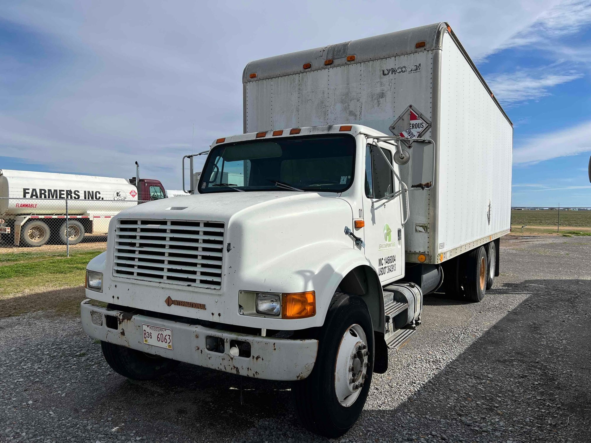 1991 International 4900 Box Truck (A55302)
