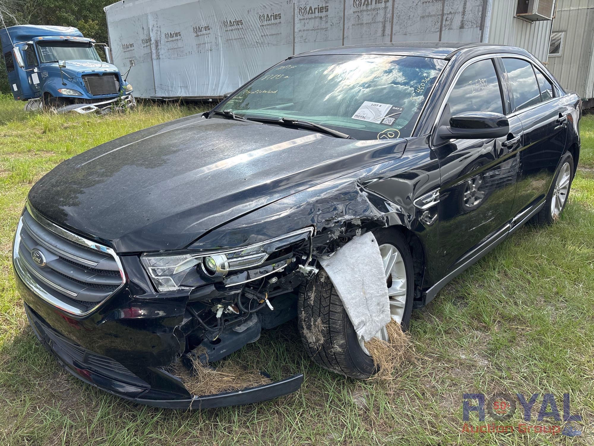2017 Ford Taurus Sedan (A51694)
