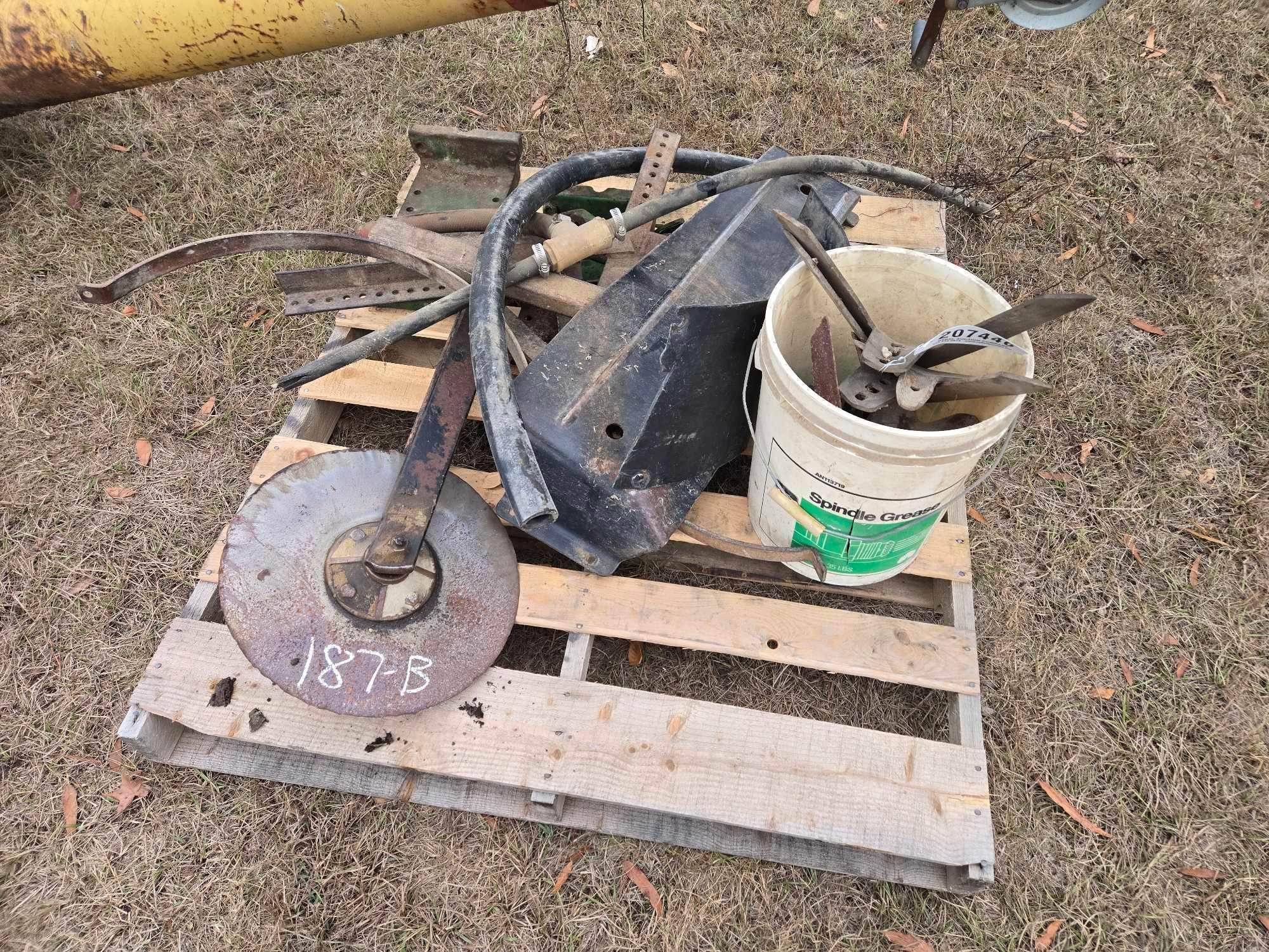 PALLET OF MISC CULTIVATOR PARTS (A52708)