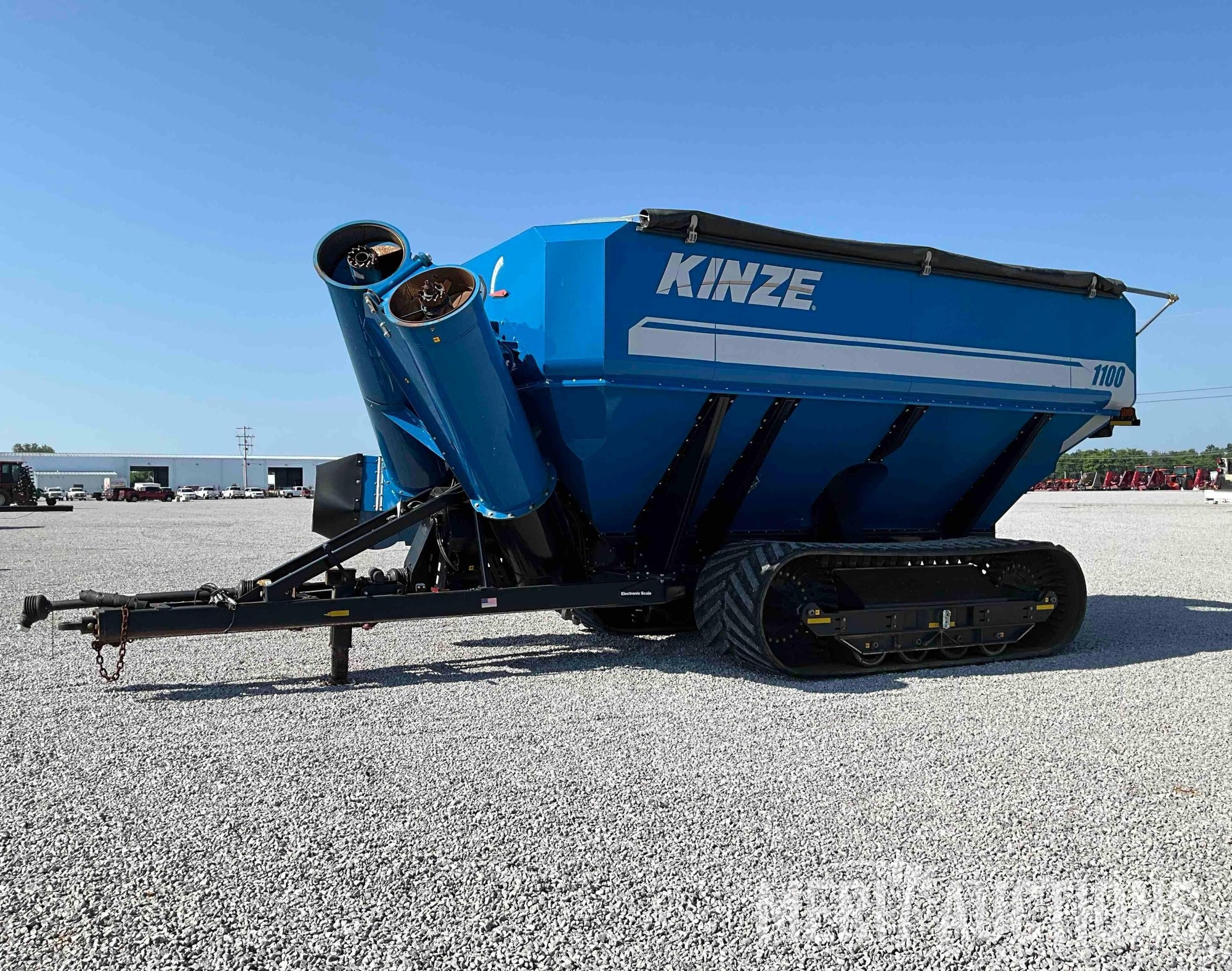 2014 Kinze 1100T Dual Auger Grain Cart (A50657)