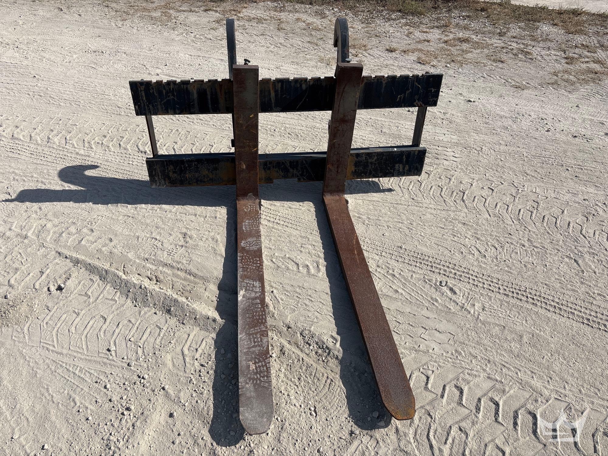 Caterpillar 48in Forks and Frame Loader Attachment (A56857)