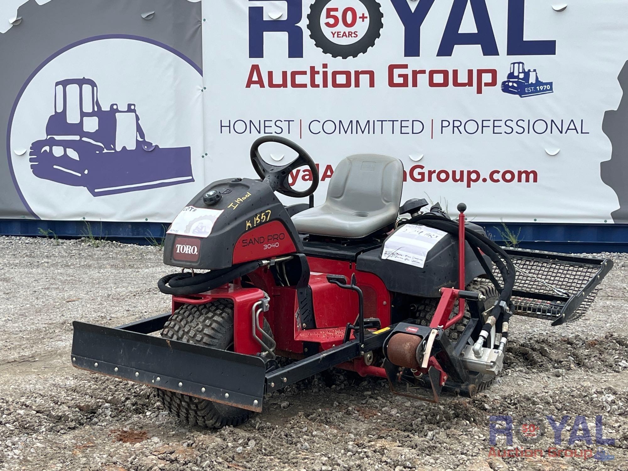 2018 Toro Sand Pro Bunker Rake with Edger/Broom (A49461)