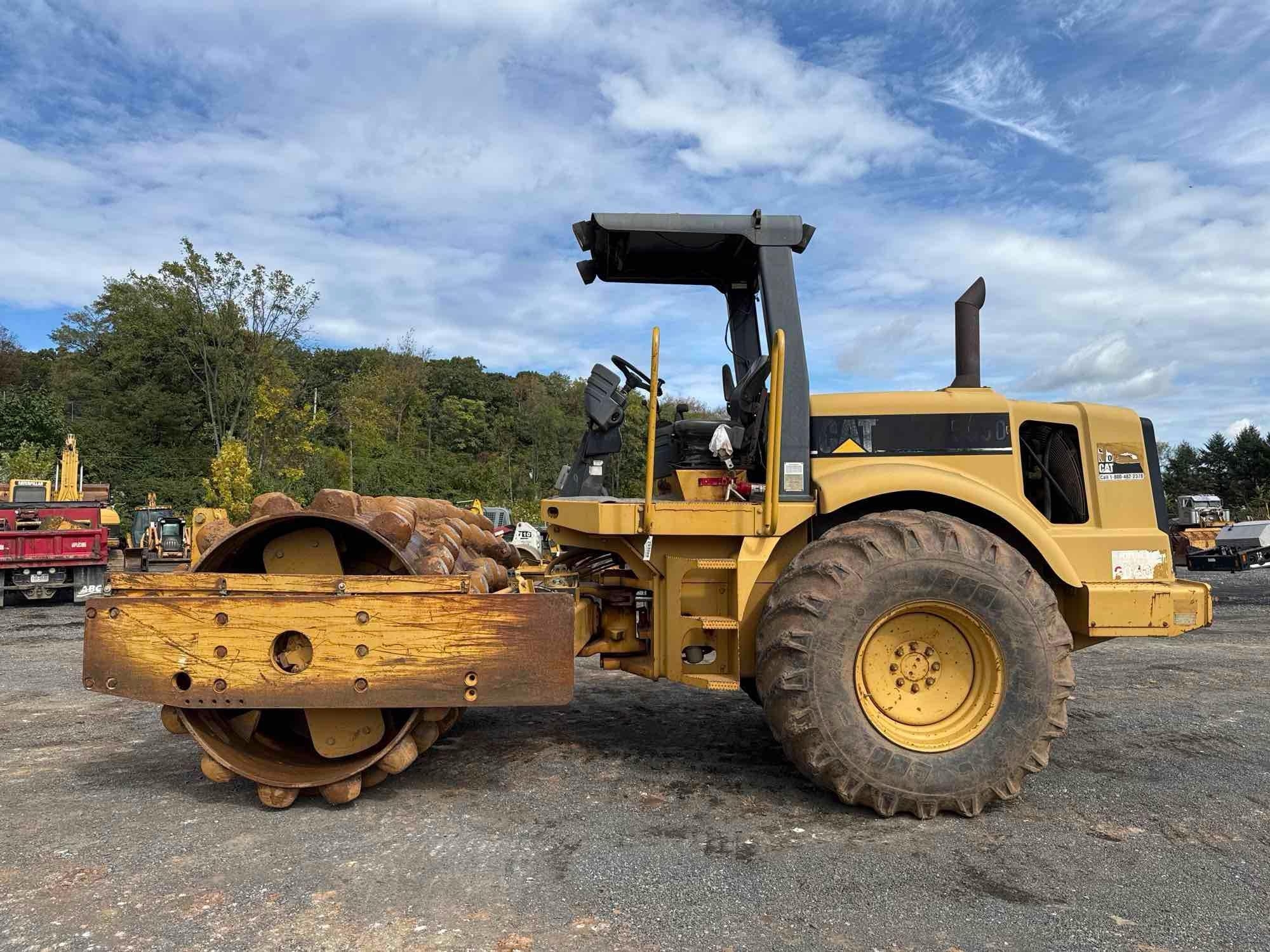2001 CATERPILLAR CP-563D PADFOOT ROLLER (A52707)