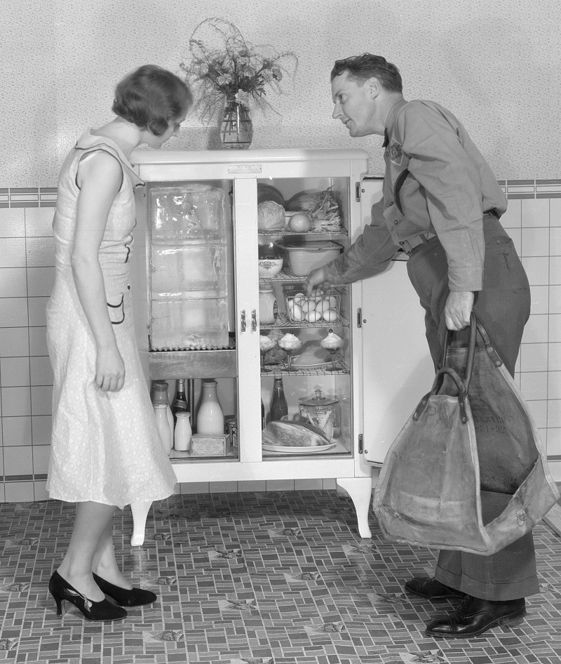 1920s ice box.jpg