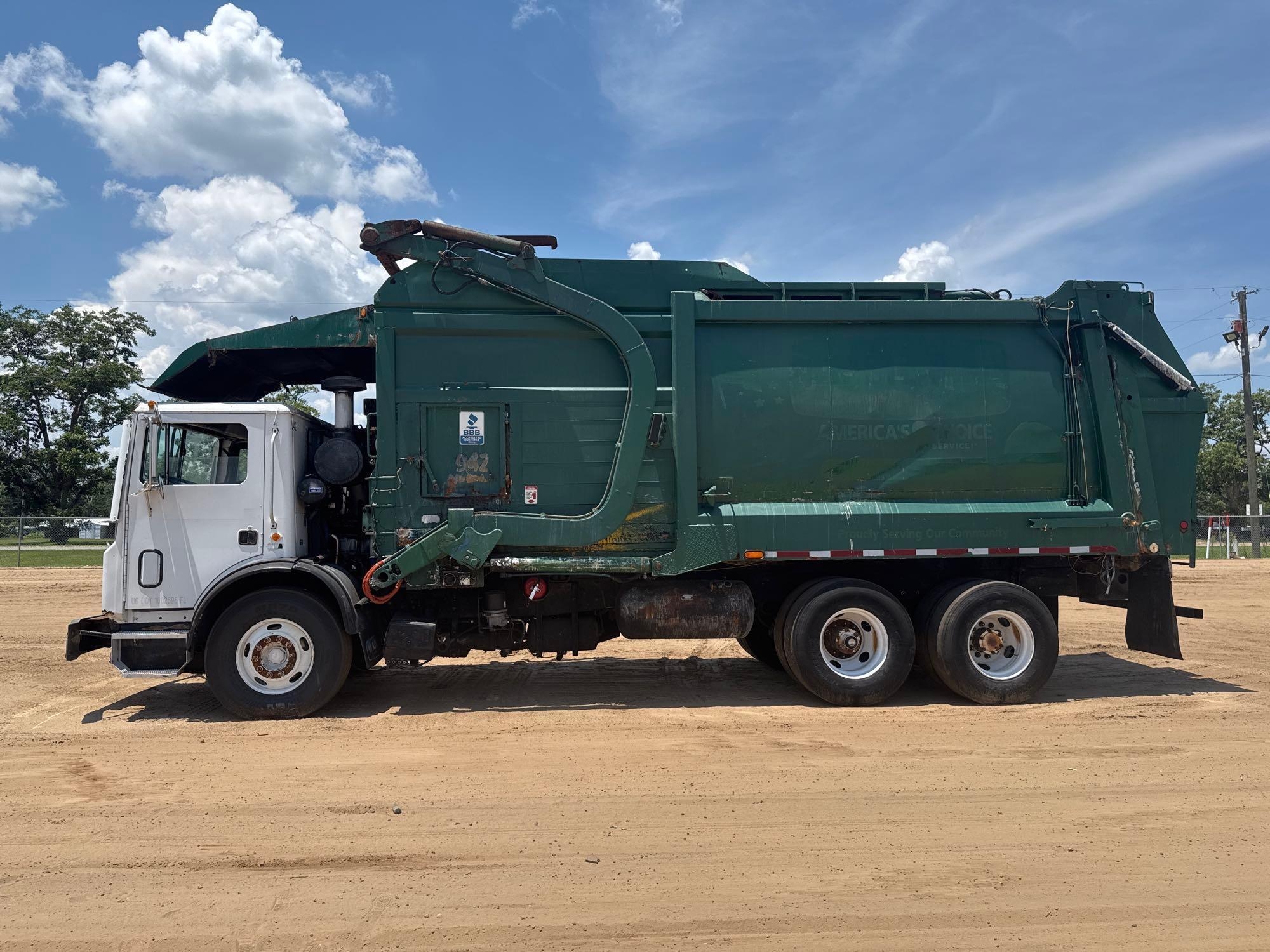 2010 MACK MRU613 GARBAGE TRUCK (A51243)