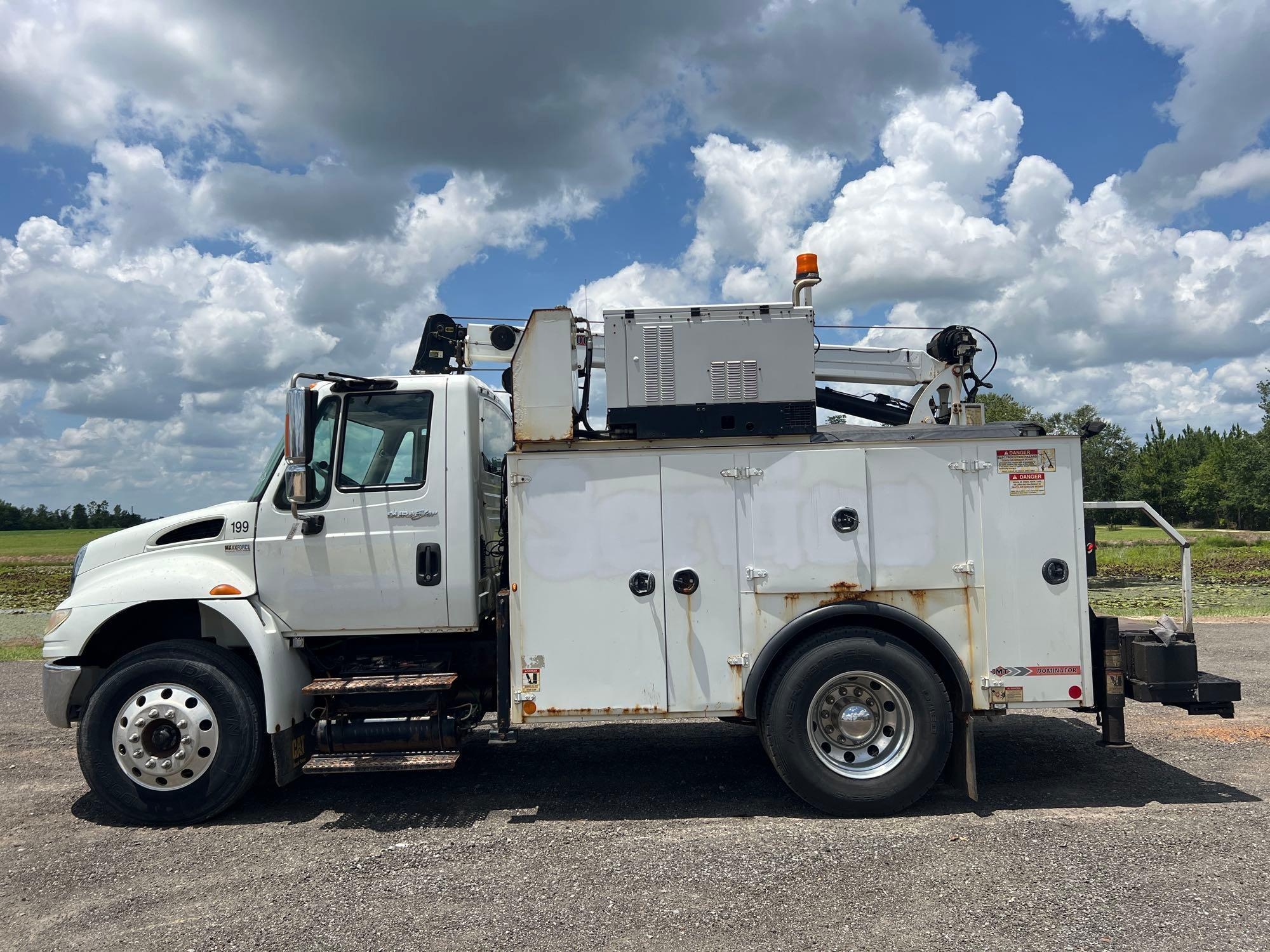 2012 INTERNATIONAL DURASTAR 4400 4X2 SERVICE TRUCK (A51406)