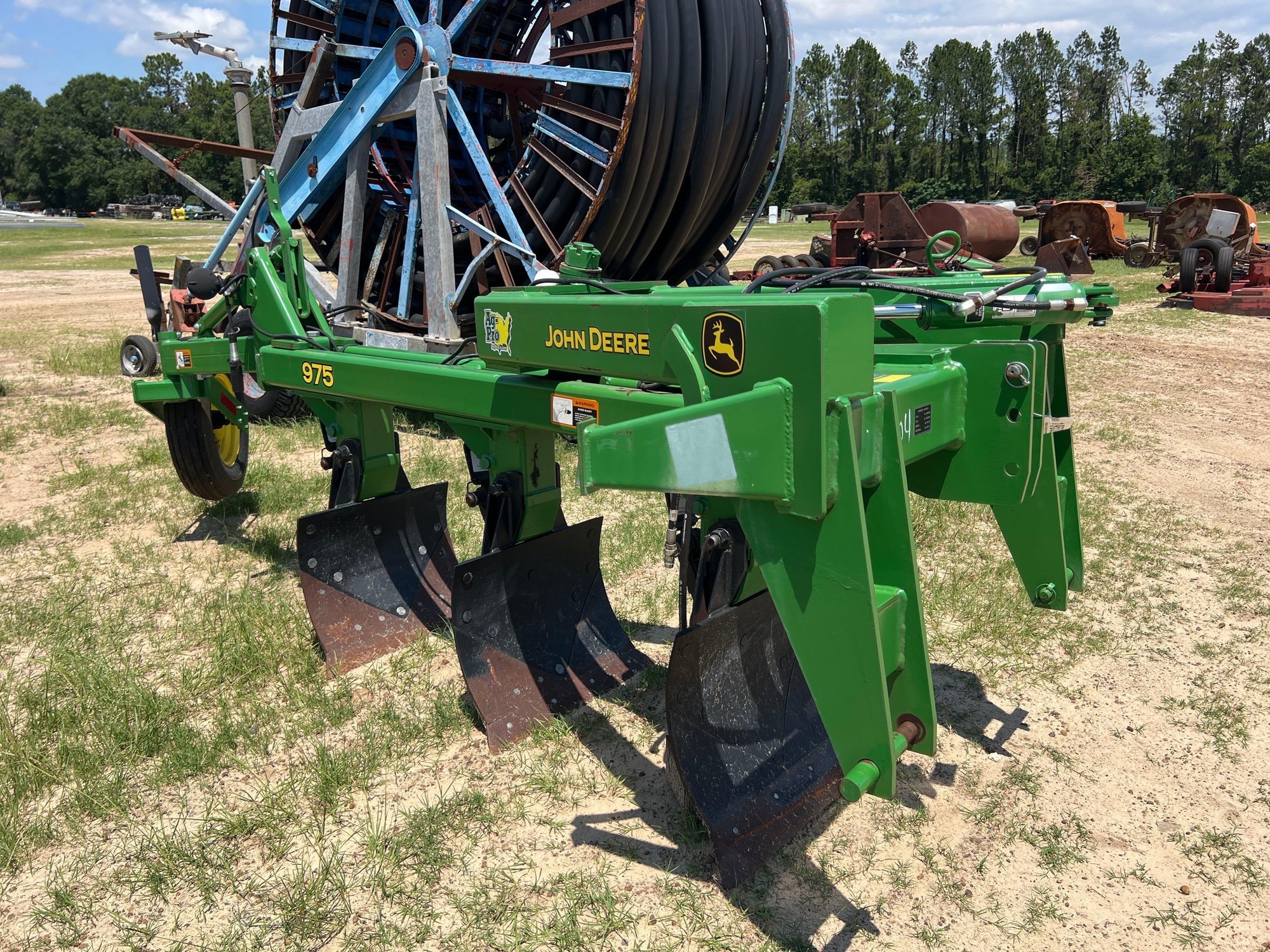 JOHN DEERE 975 3 BOTTOM SWITCH PLOW (A51243)