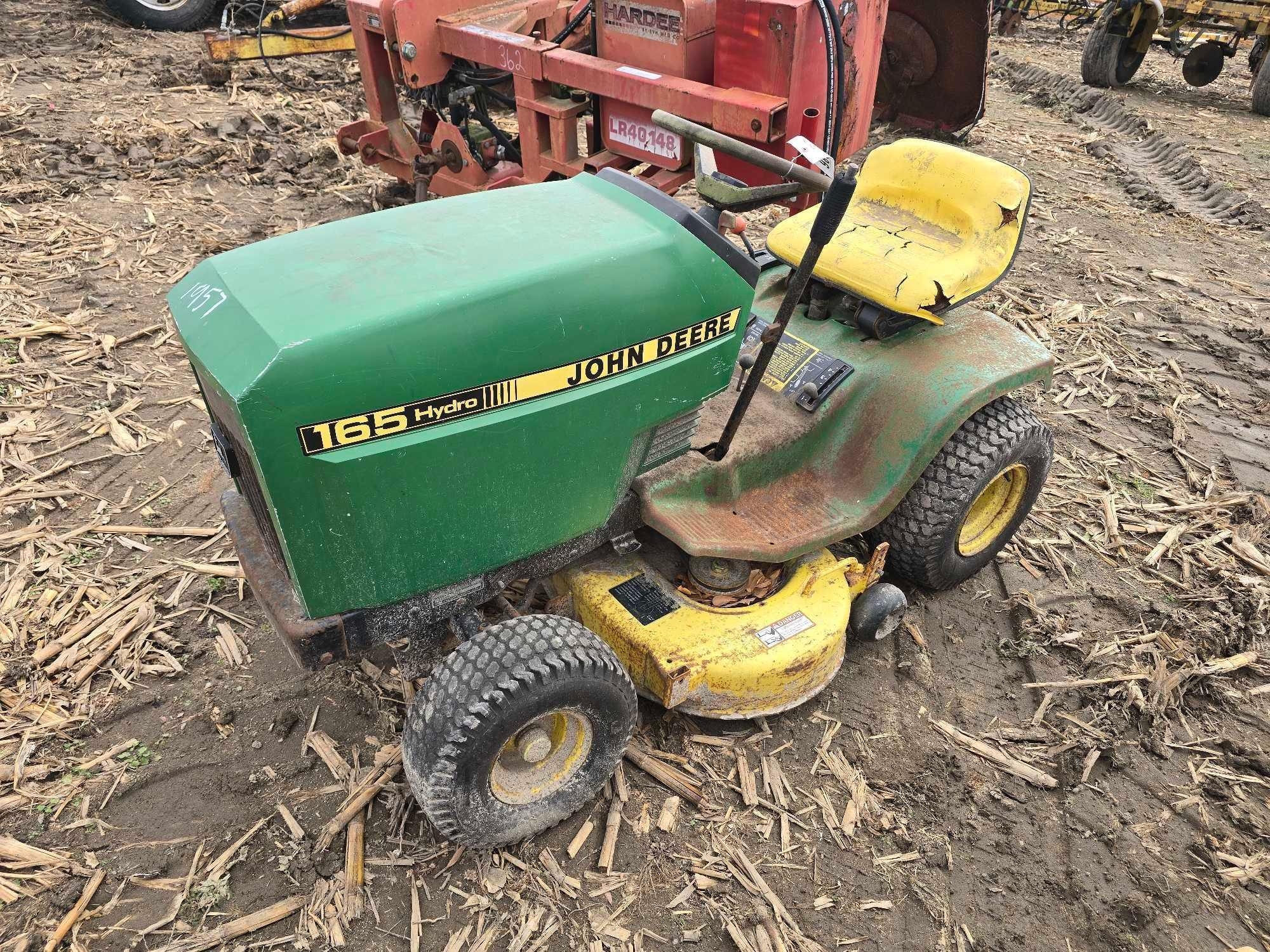 JOHN DEERE 165 HYDRO RIDING MOWER (A58374)