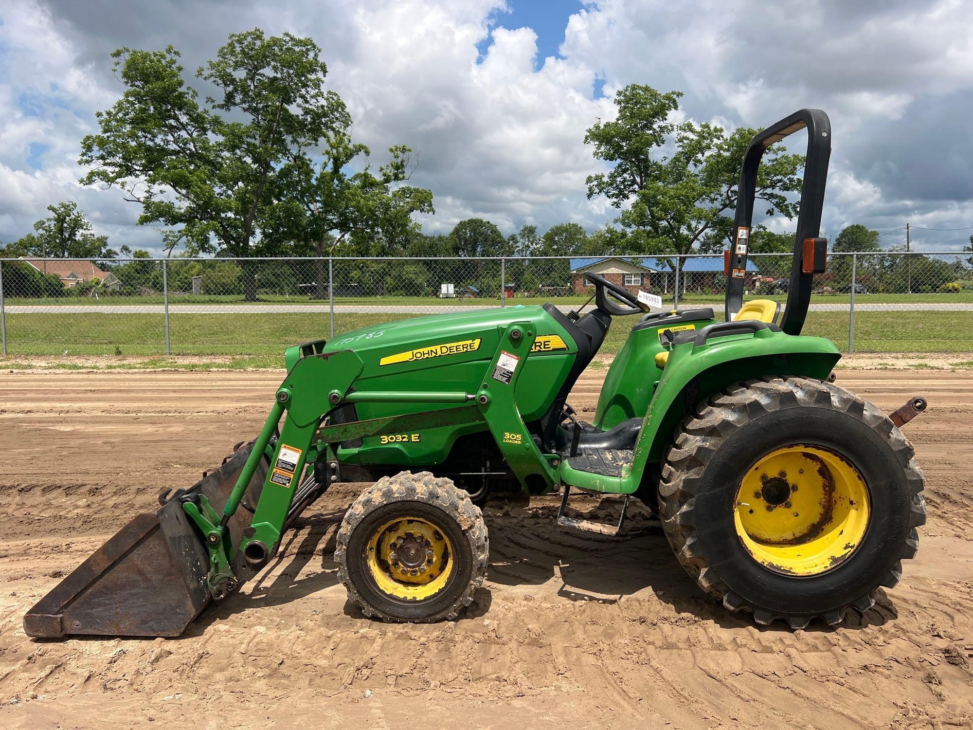JOHN DEERE 3032E TRACTOR (A51247)