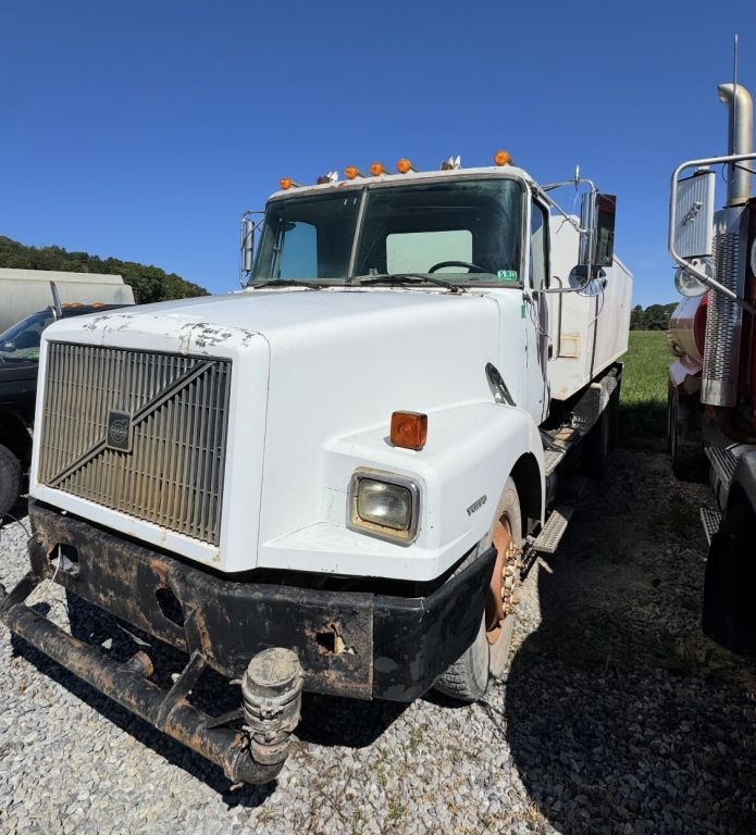 Volvo Water Truck, 3306 Cat Engine (A52384)