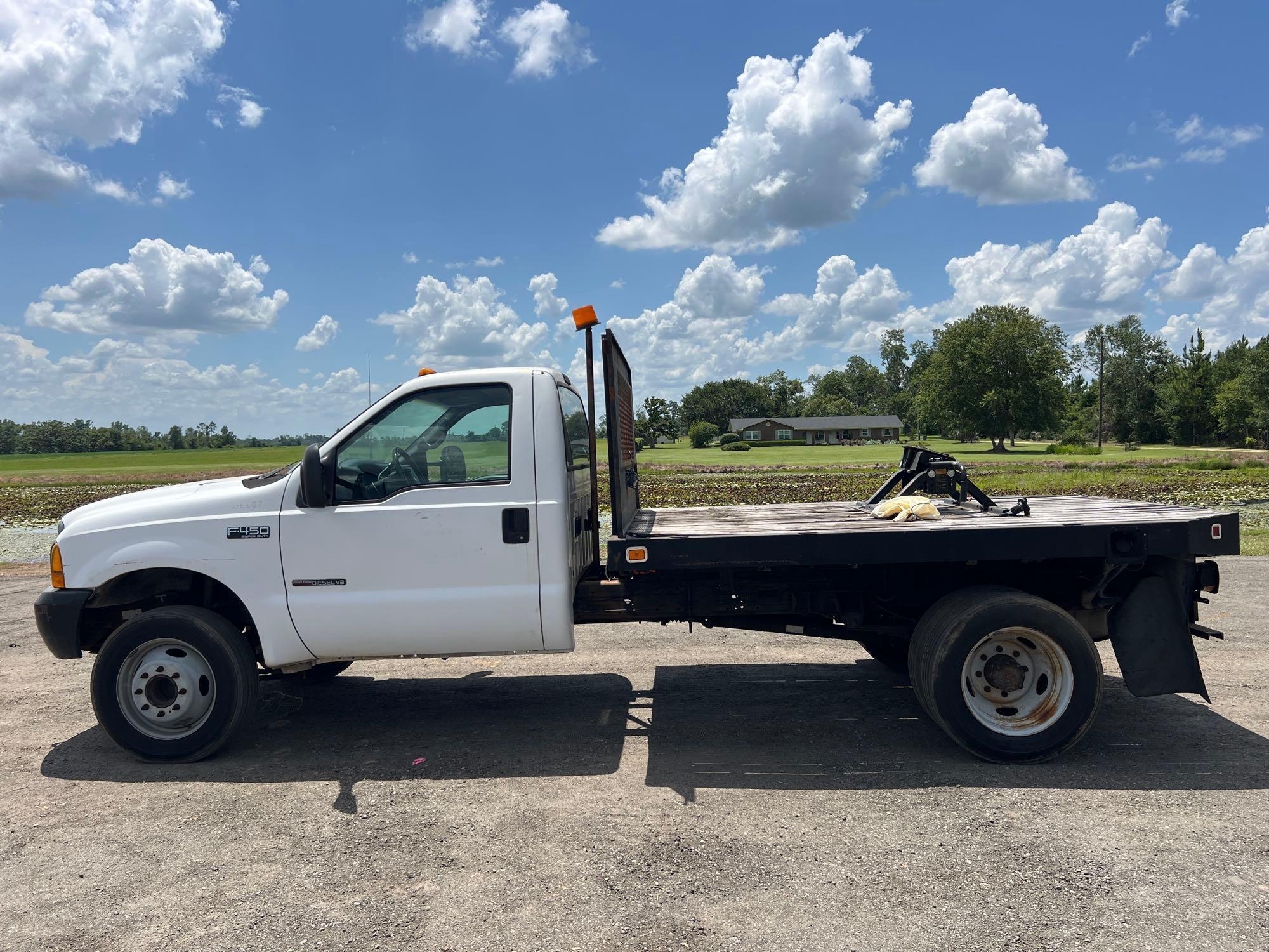 2000 FORD F450 SUPER DUTY SINGLE CAB FLATBED TRUCK (A51406)