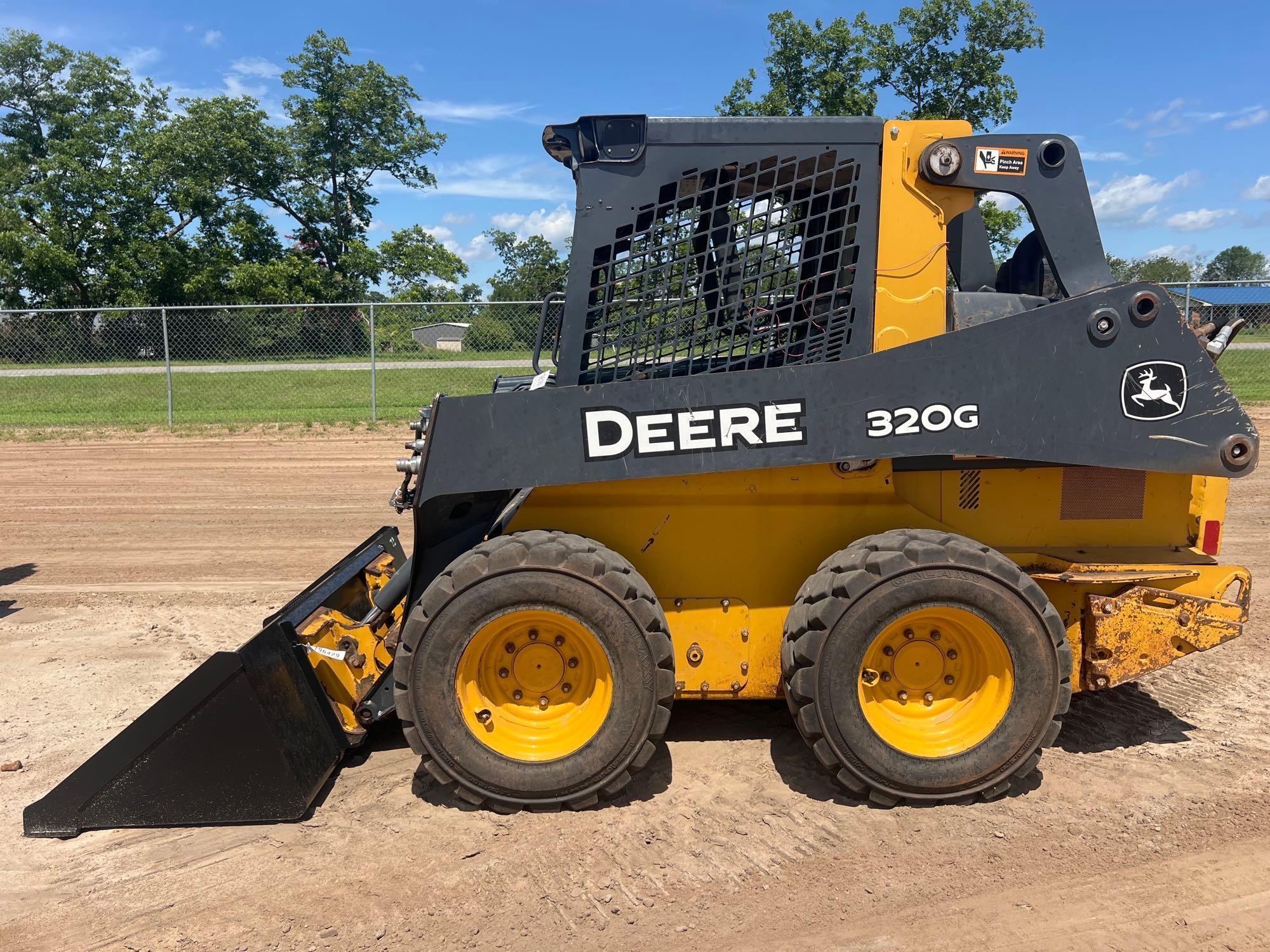 2019 JOHN DEERE 320G WHEELED SKID STEER (A50458)
