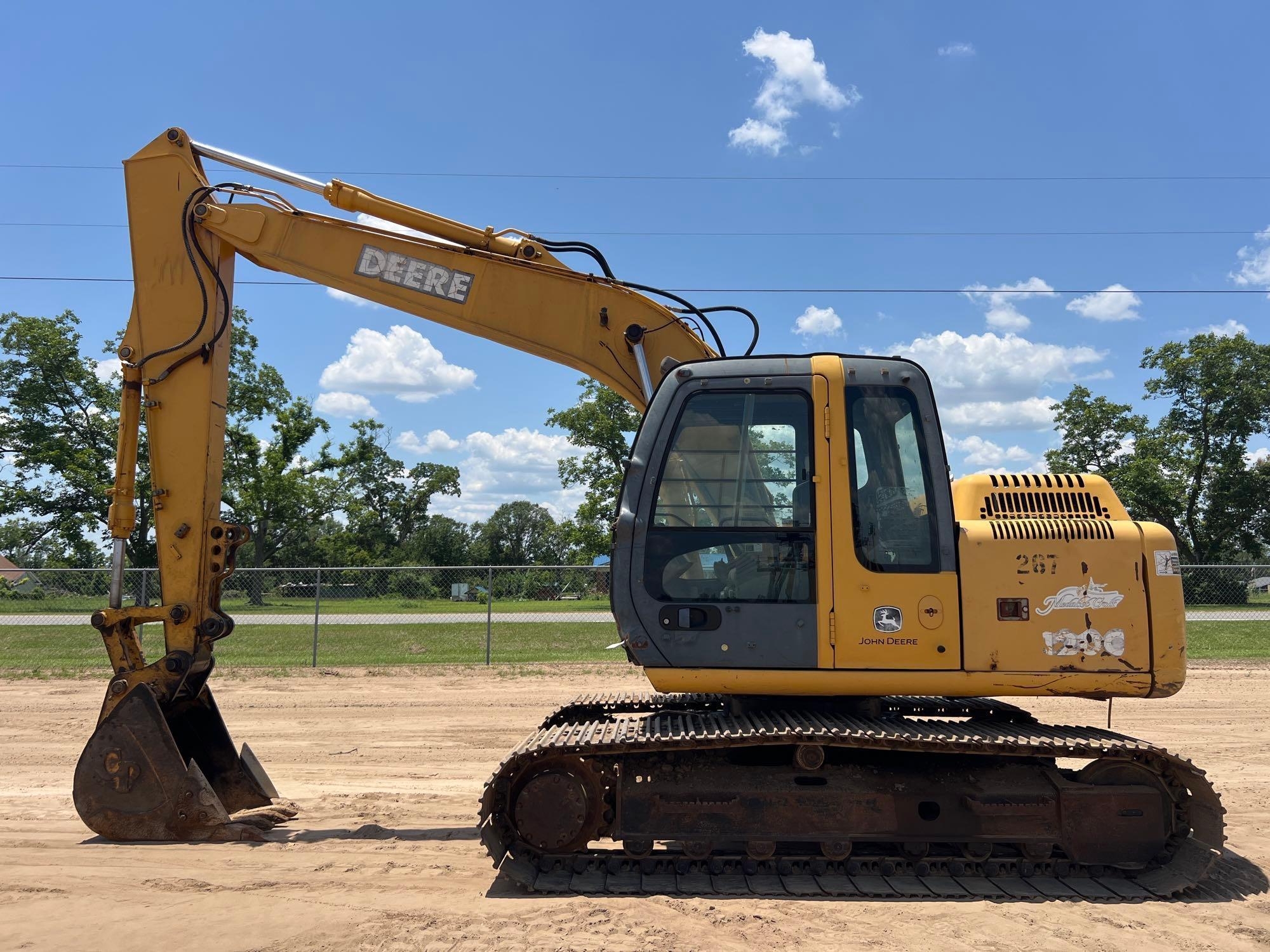2005 JOHN DEERE 120C EXCAVATOR (A50458)