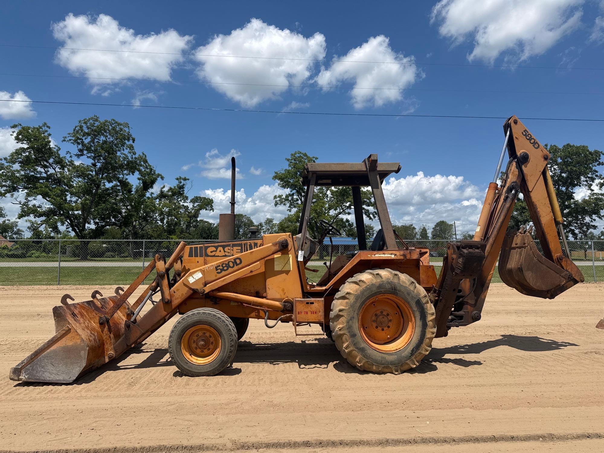 1981 CASE 580D BACKHOE (A51242)