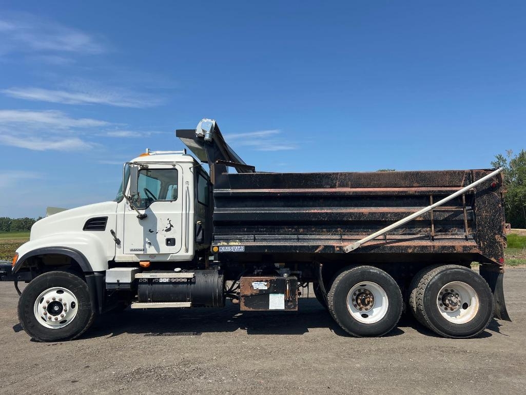 2006 MACK GRANITE CV713 DUMP TRUCK (A51406)