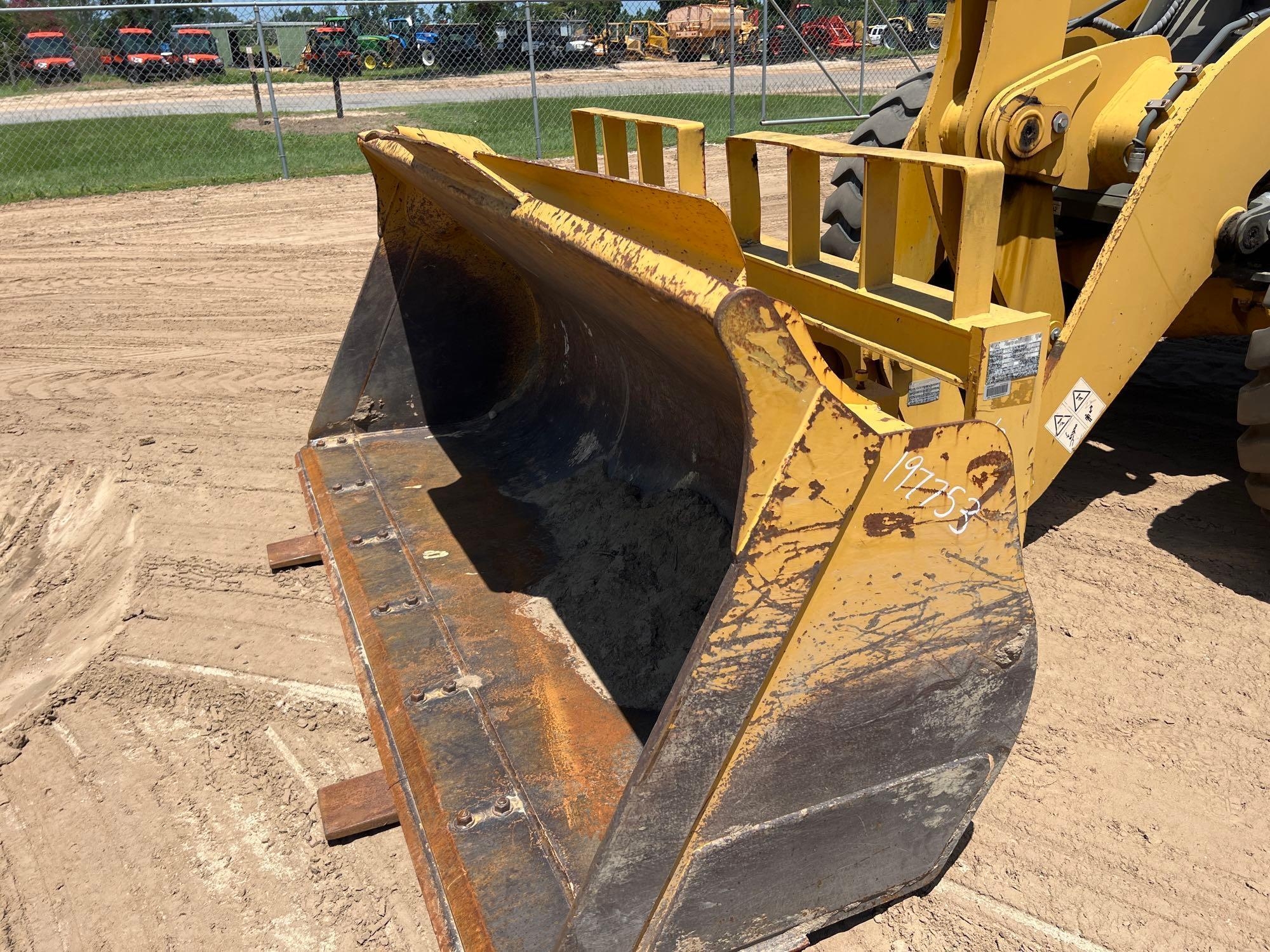 SDLG WHEEL LOADER FORKS MAST W/ 48" FORKS (A51242)